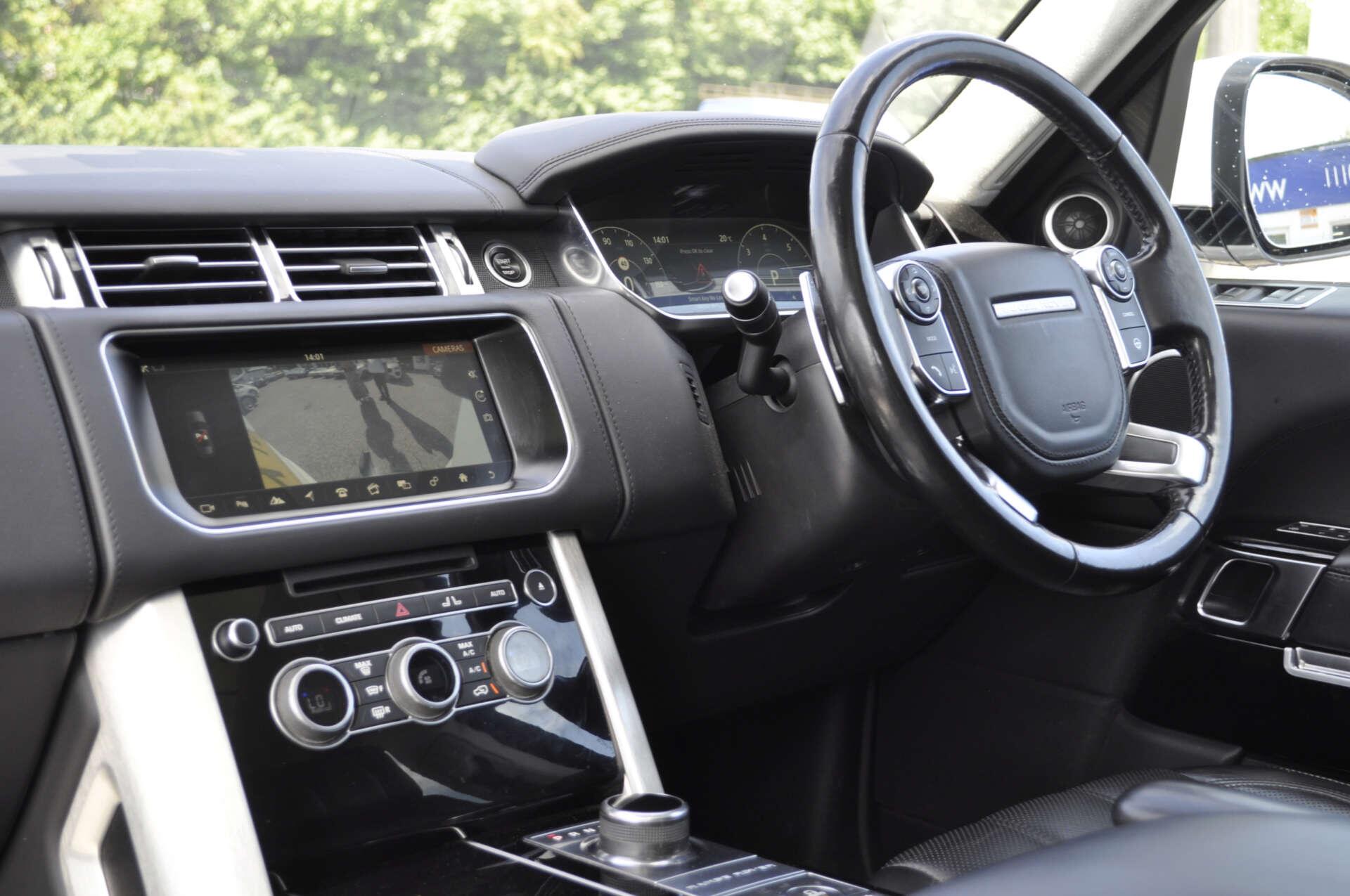 Land Rover Range Rover view 14