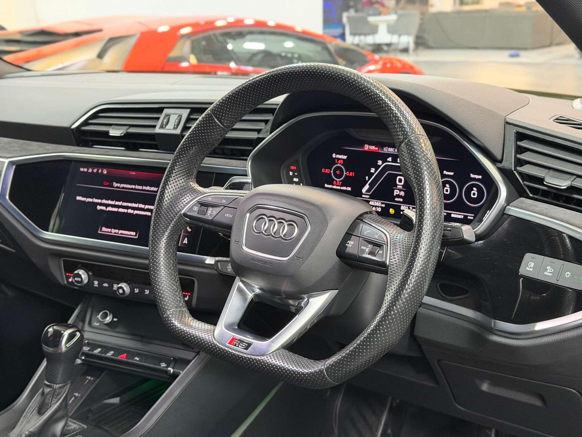 Audi RS Q3 view 27