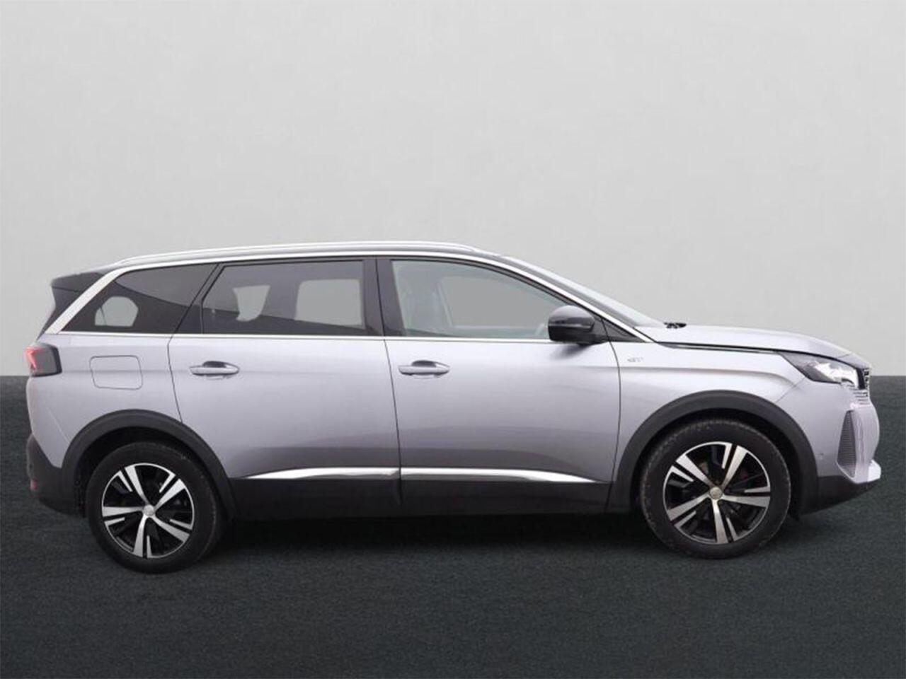 Peugeot 5008 view 2