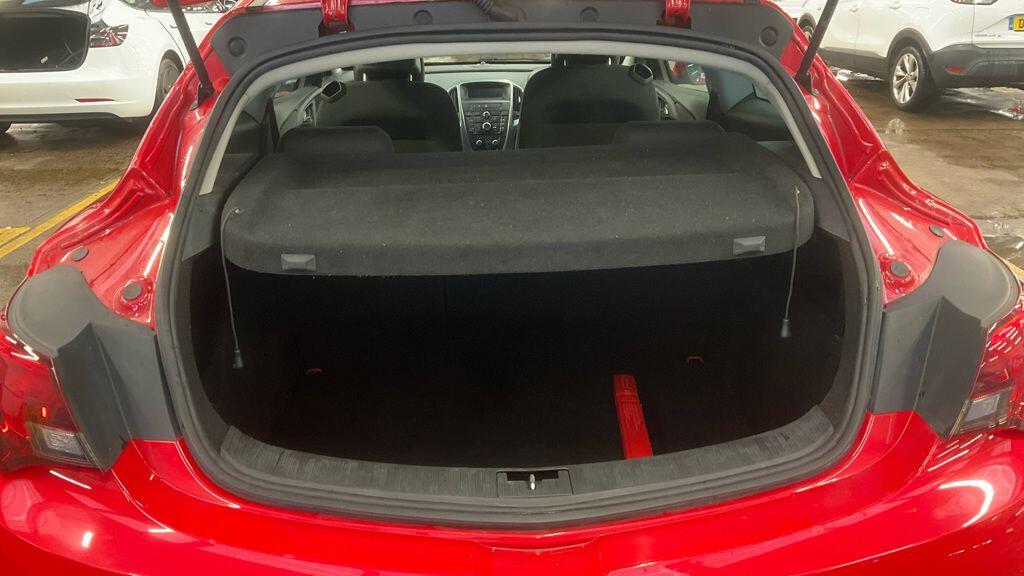 2015 Vauxhall Astra GTC 1.4T Limited Edition Euro 5 (s/s) 3dr • 88,057 miles image 11