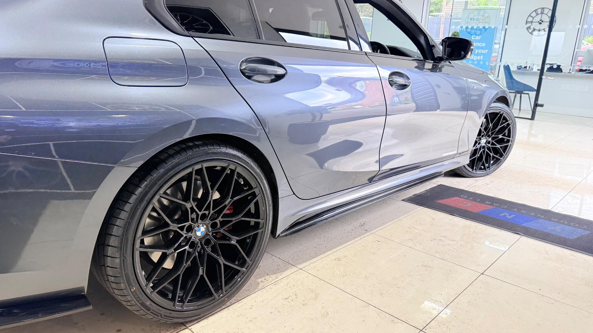 BMW 3 Series view 12