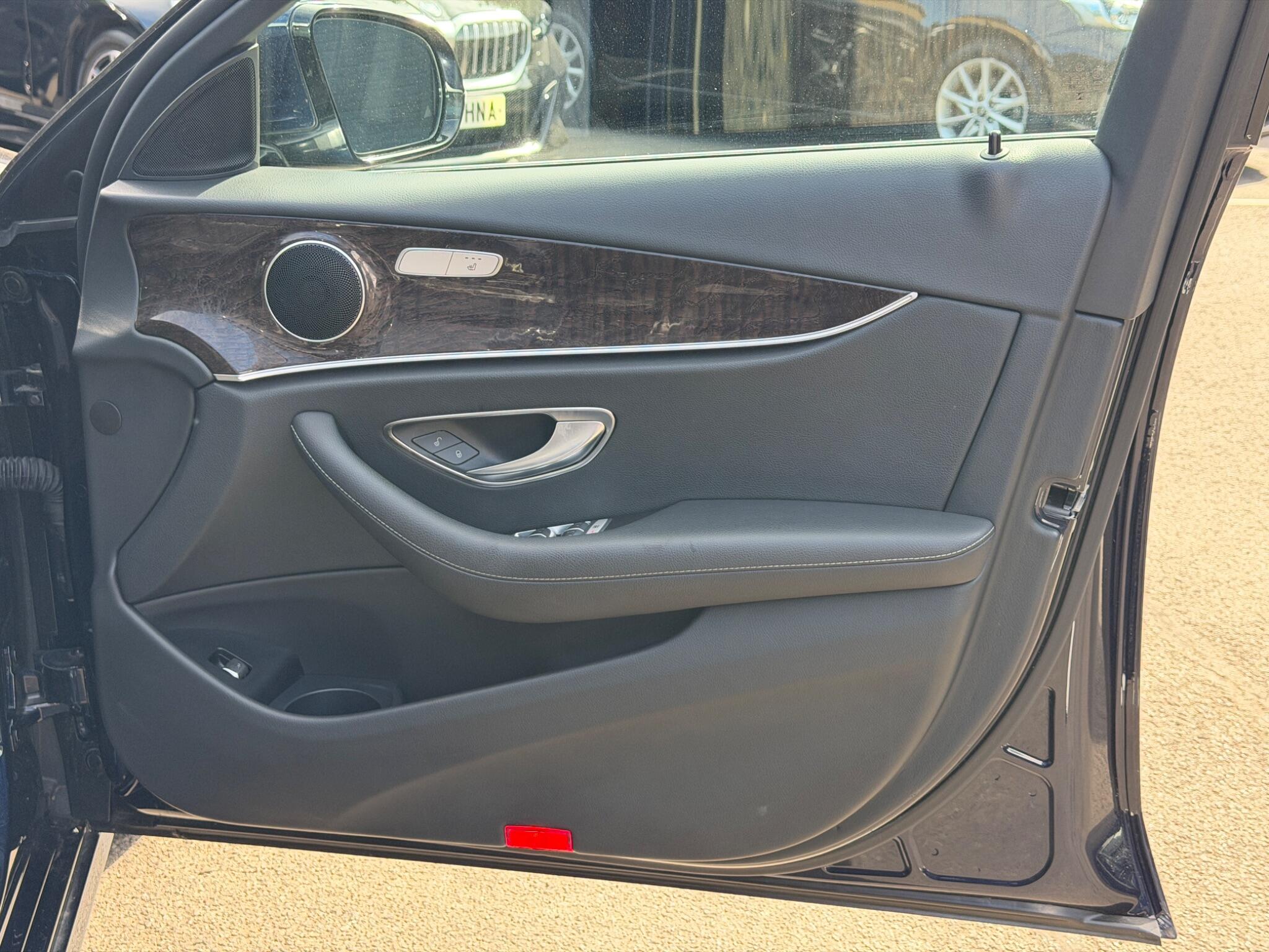 Mercedes-Benz E-Class view 13
