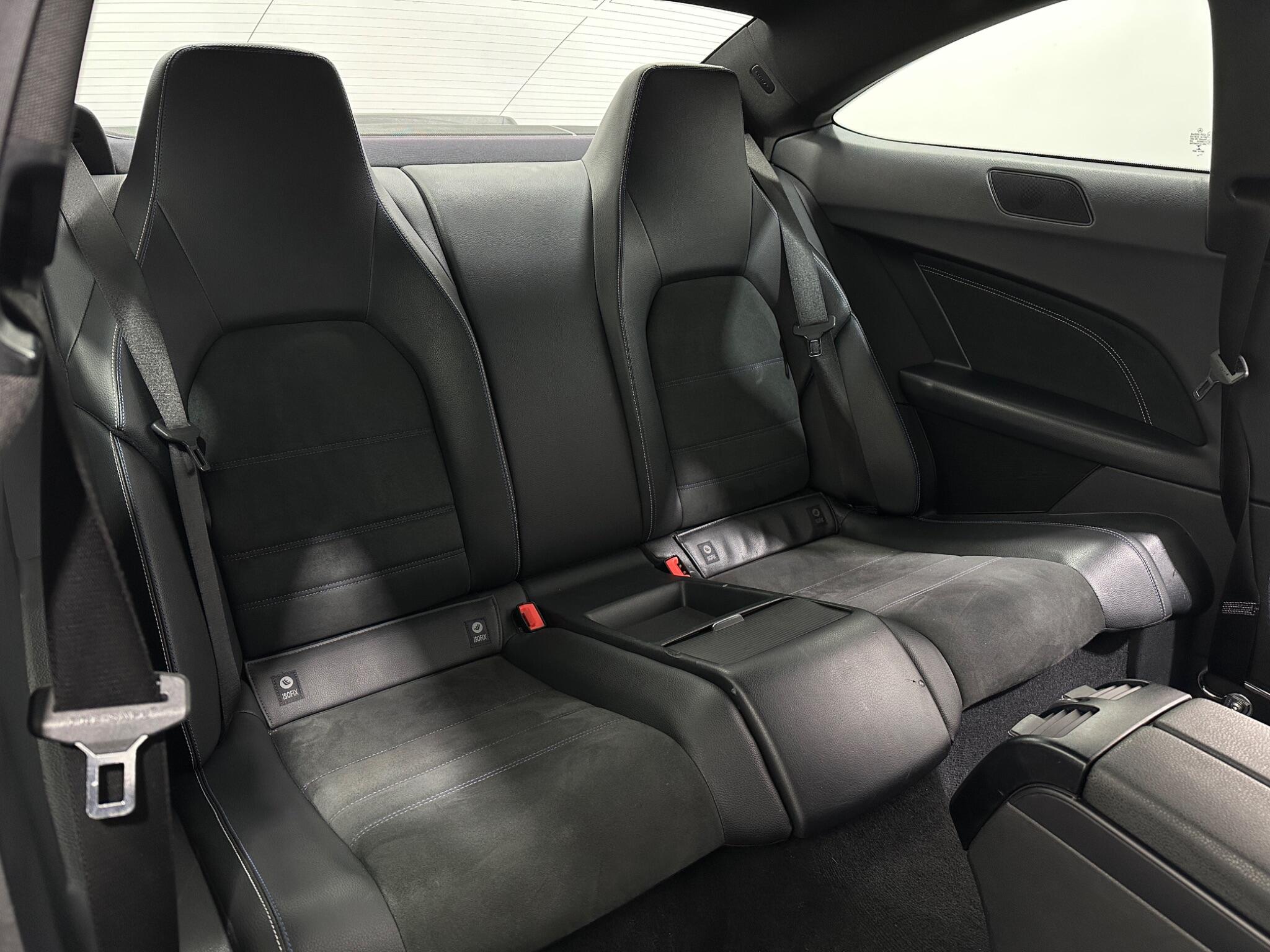 Mercedes-Benz C-Class view 37
