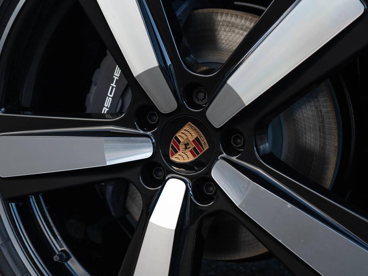 Porsche Cayenne view 46