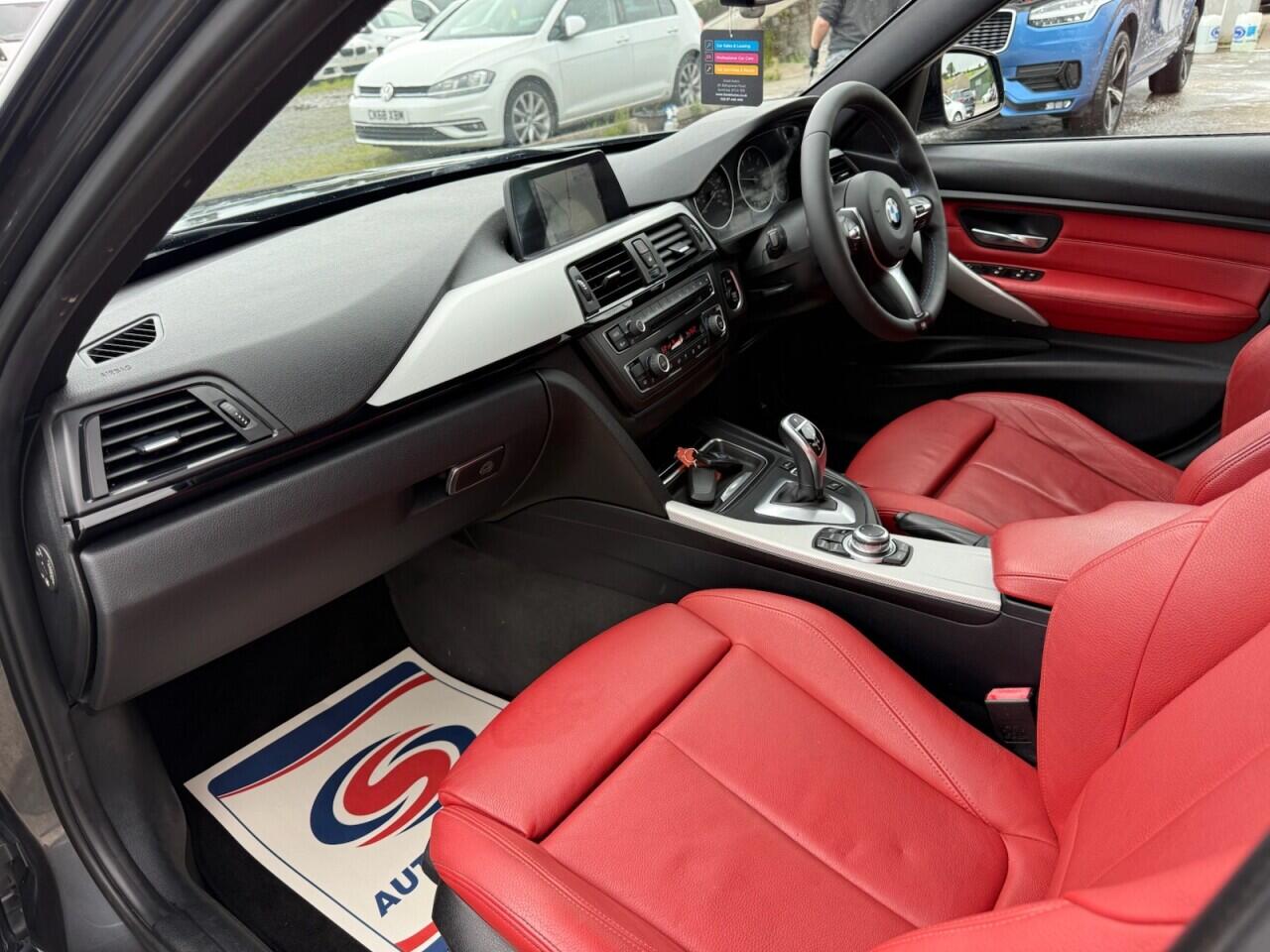 BMW 3 Series view 20