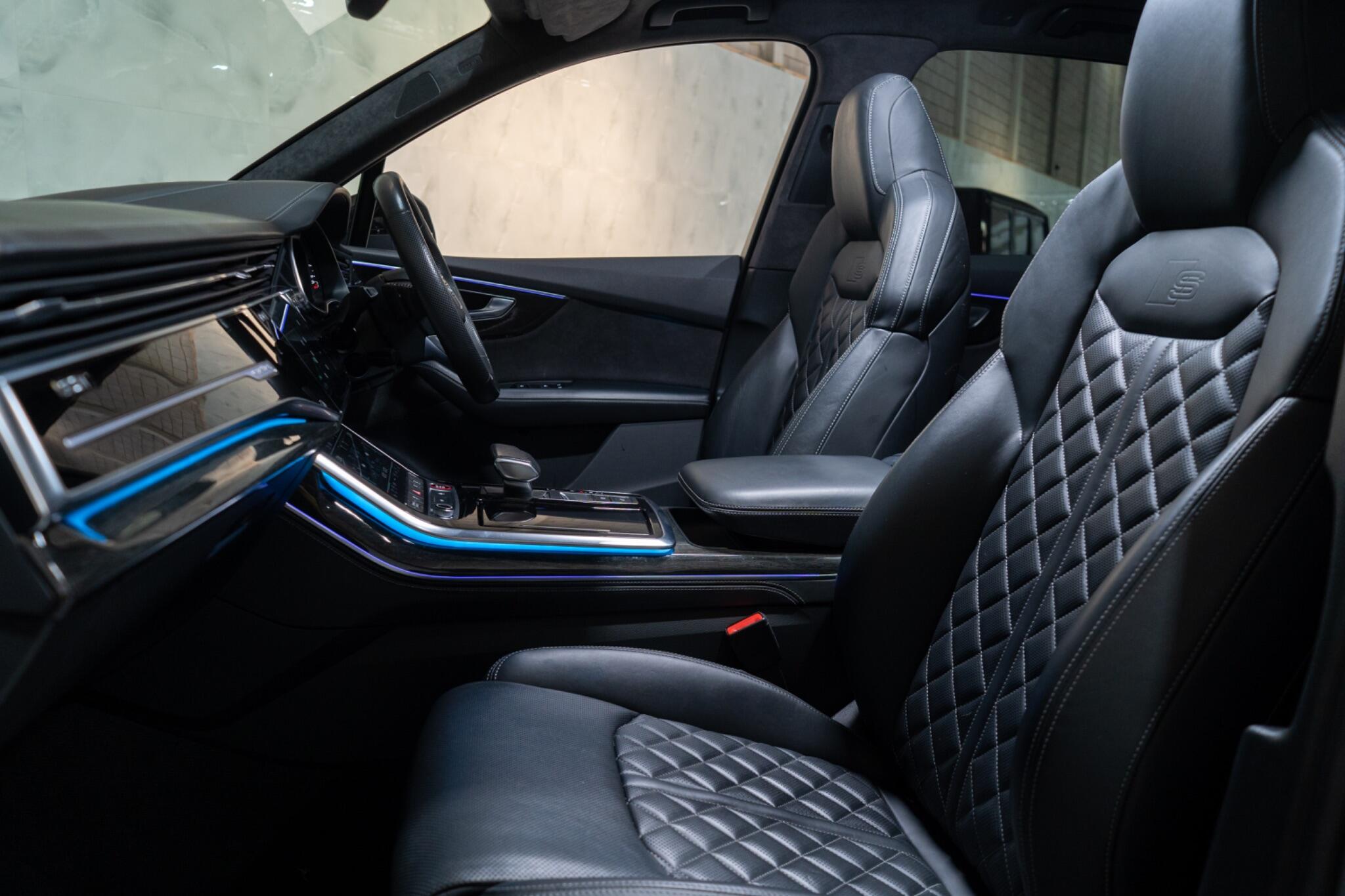 Audi SQ7 view 13
