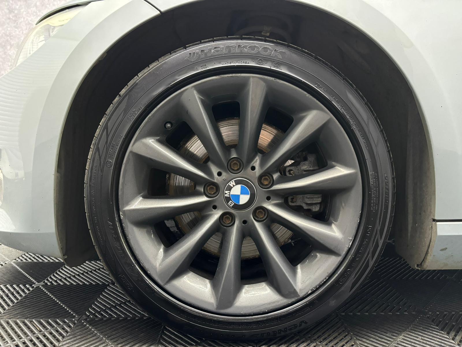 BMW 3 Series view 29