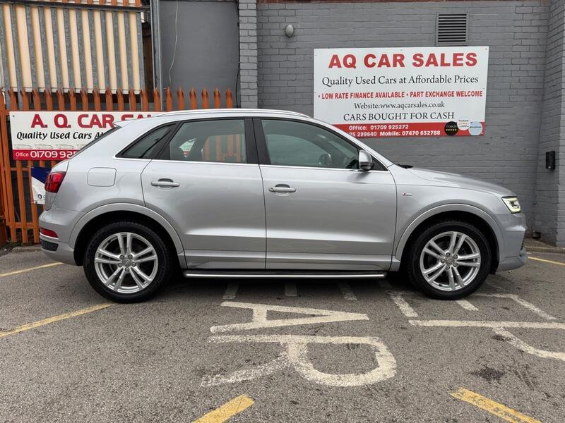 Audi Q3 view 8