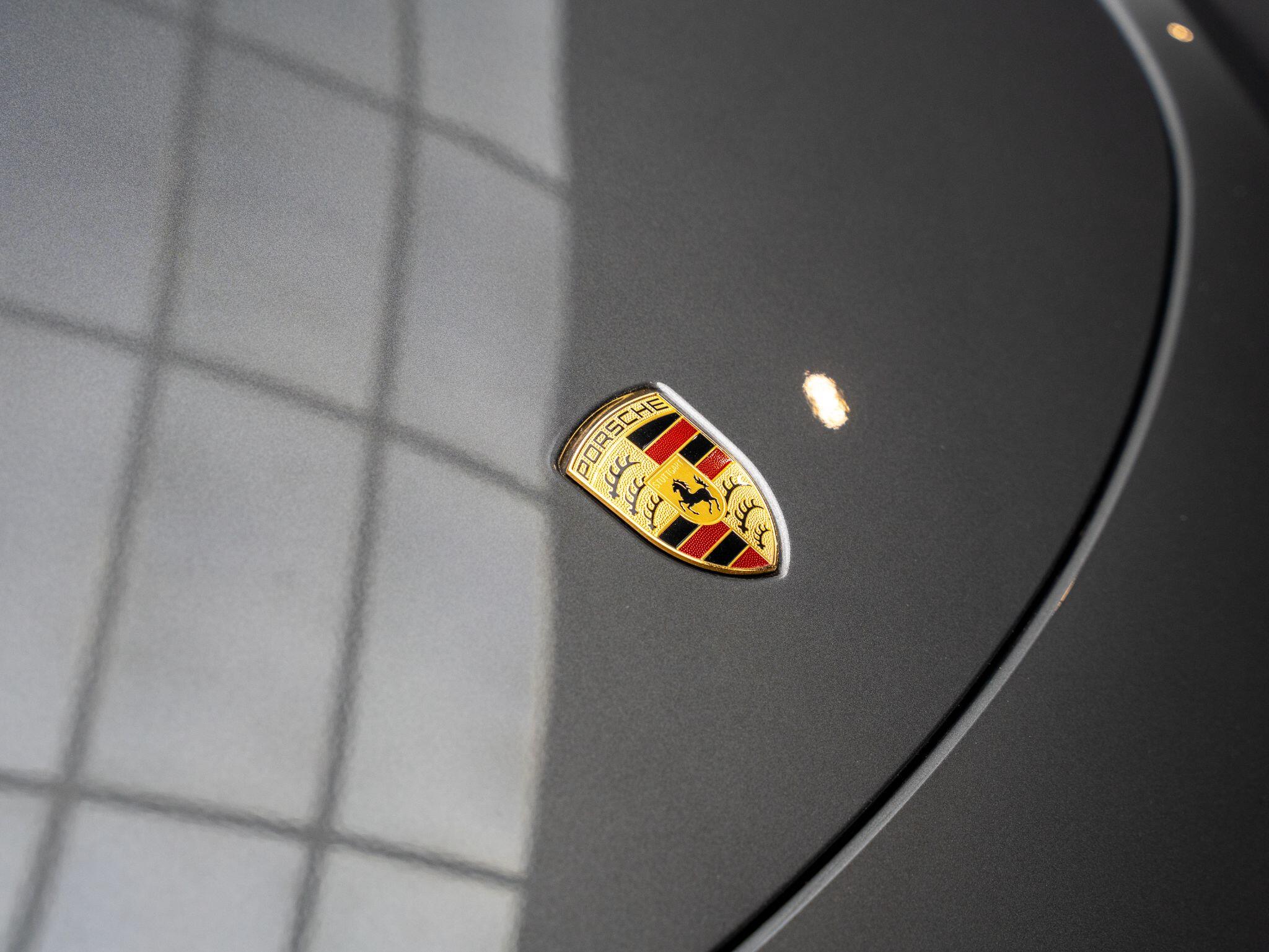 Porsche Cayman view 27