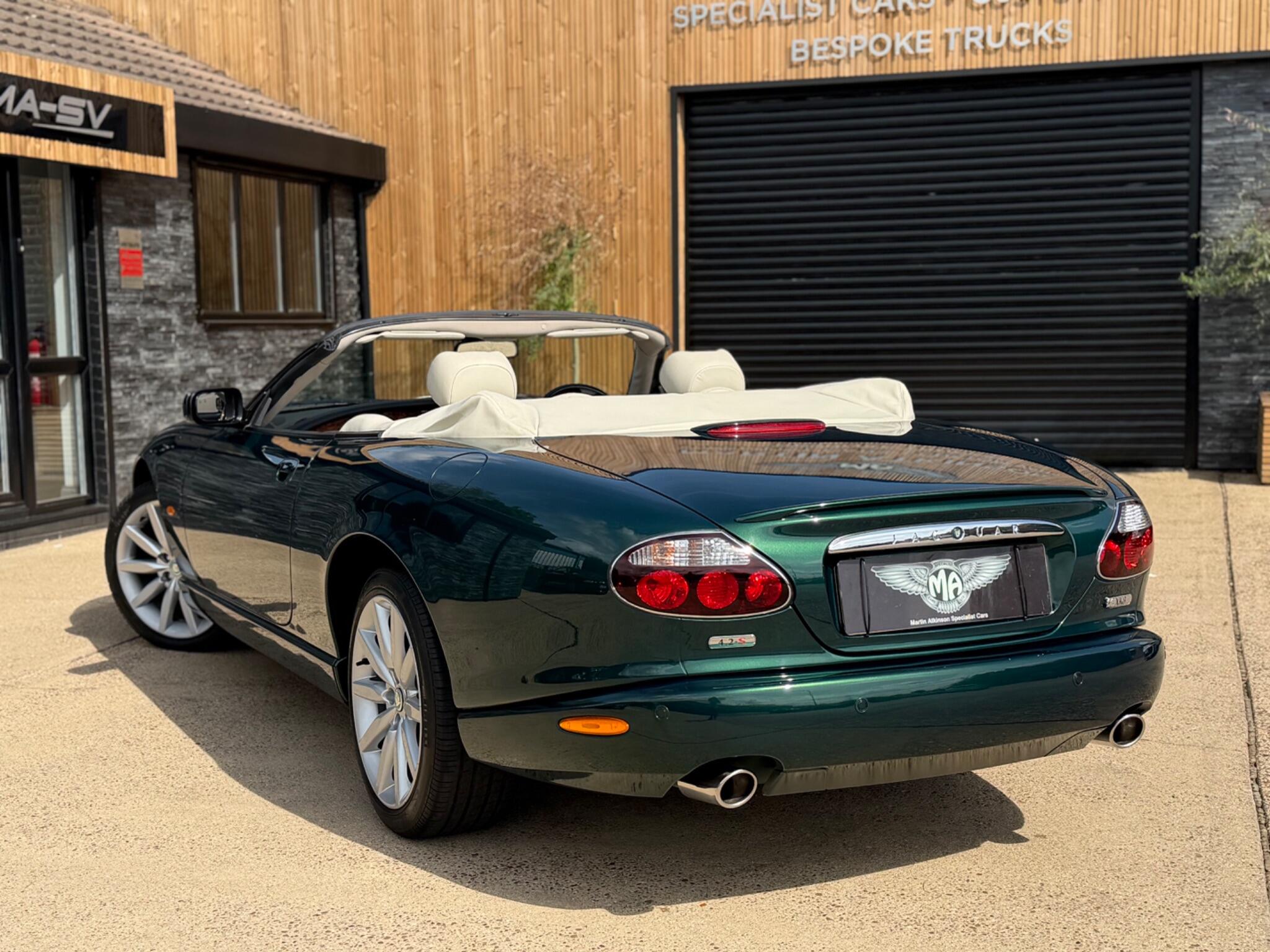 Jaguar XK8 view 50