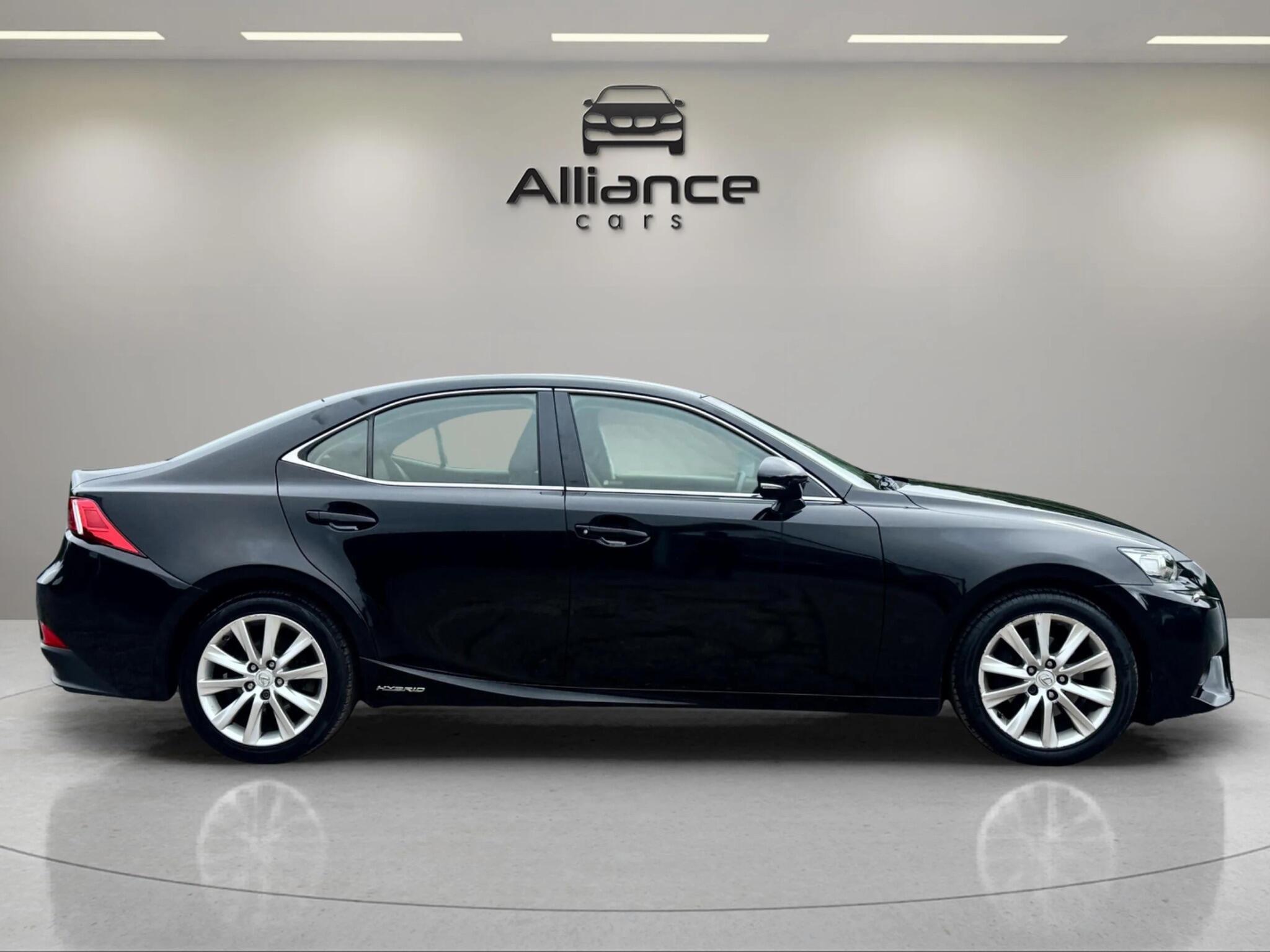 Lexus Is view 13