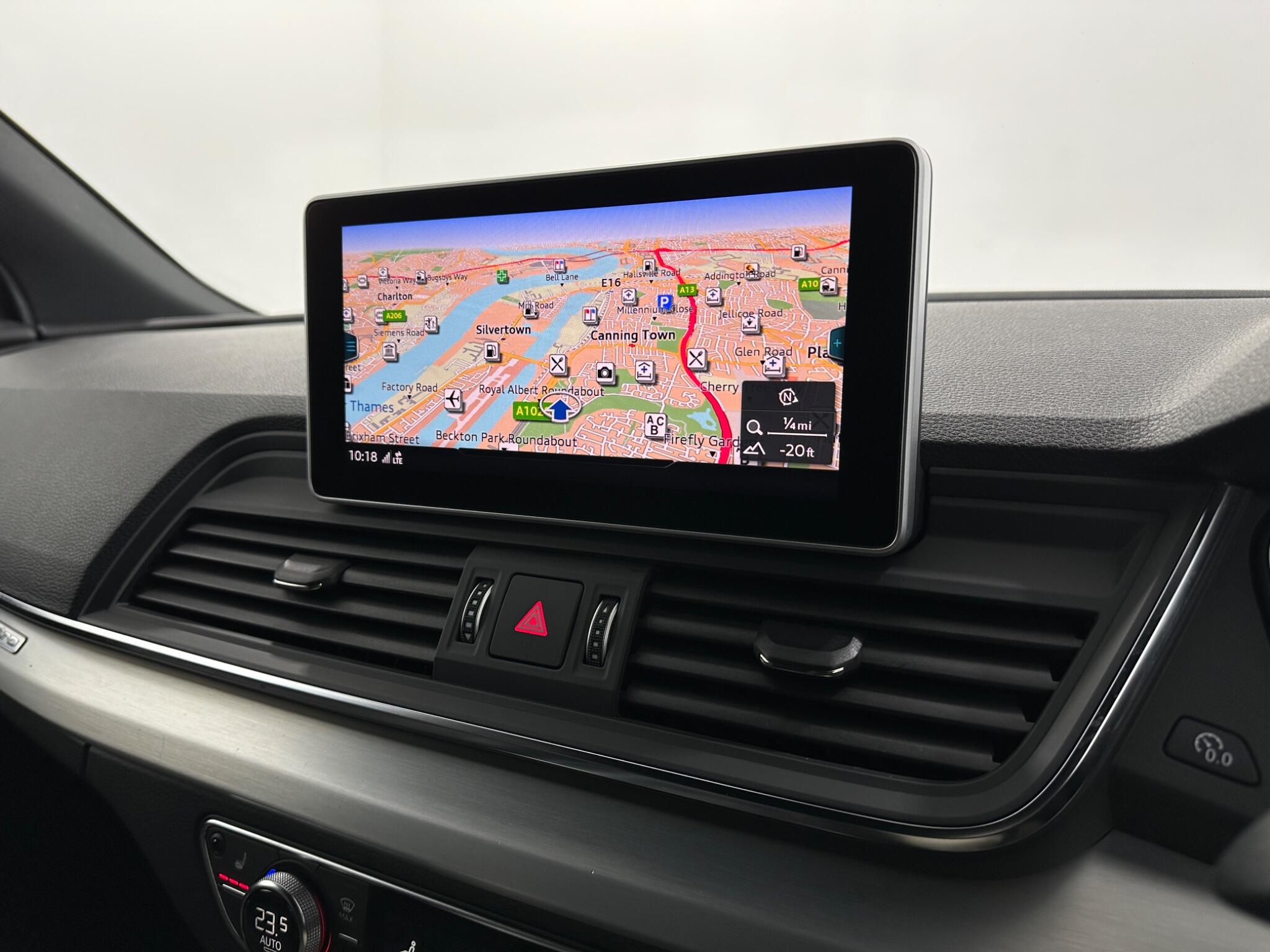 Audi Q5 view 23