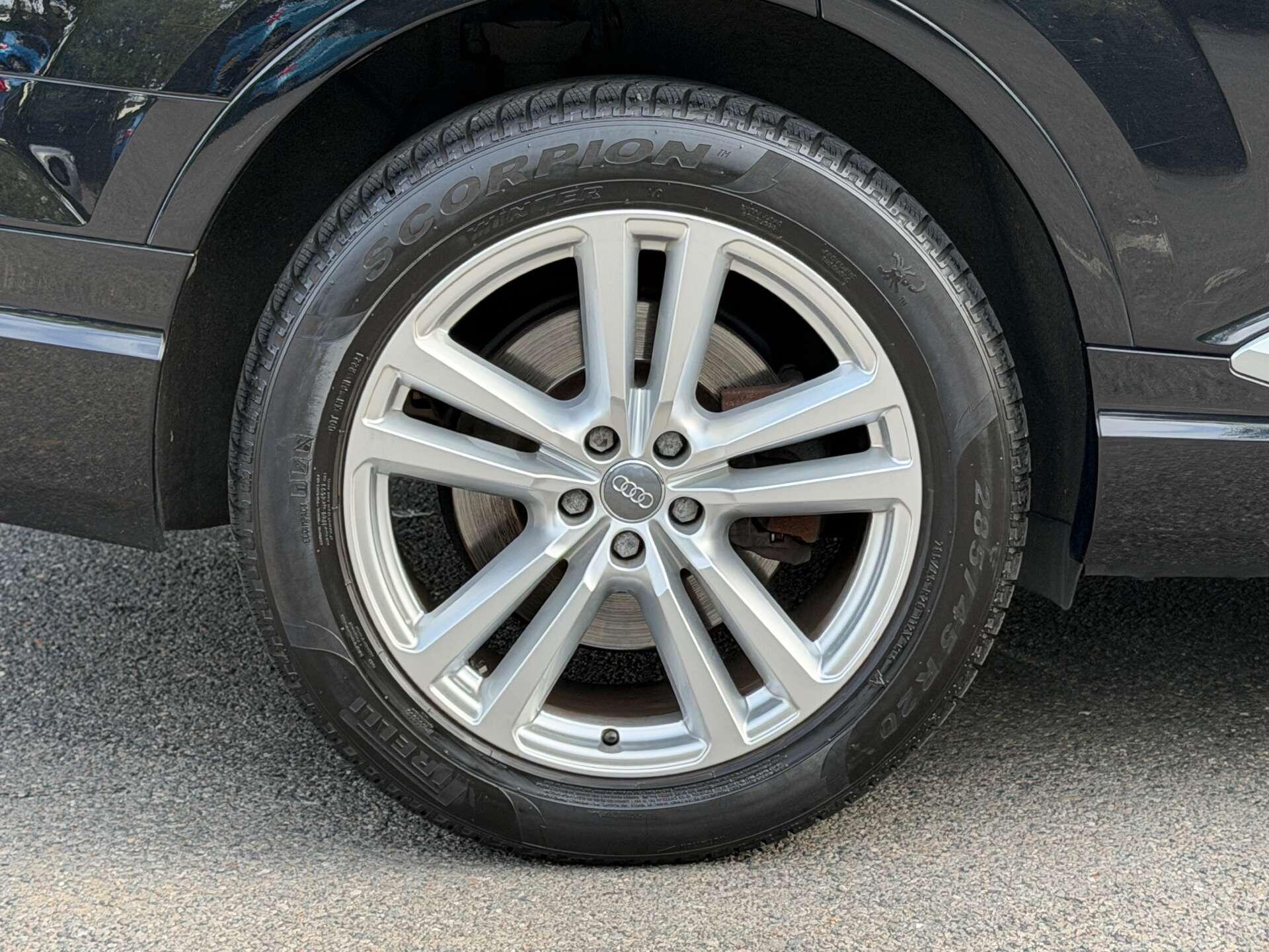 Audi Q7 view 55