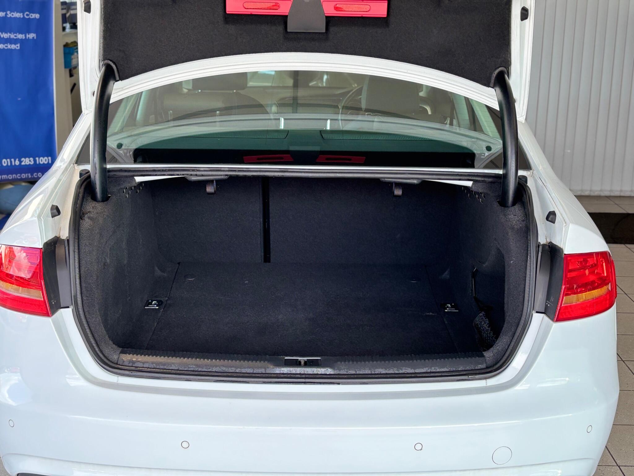 Audi A4 view 23