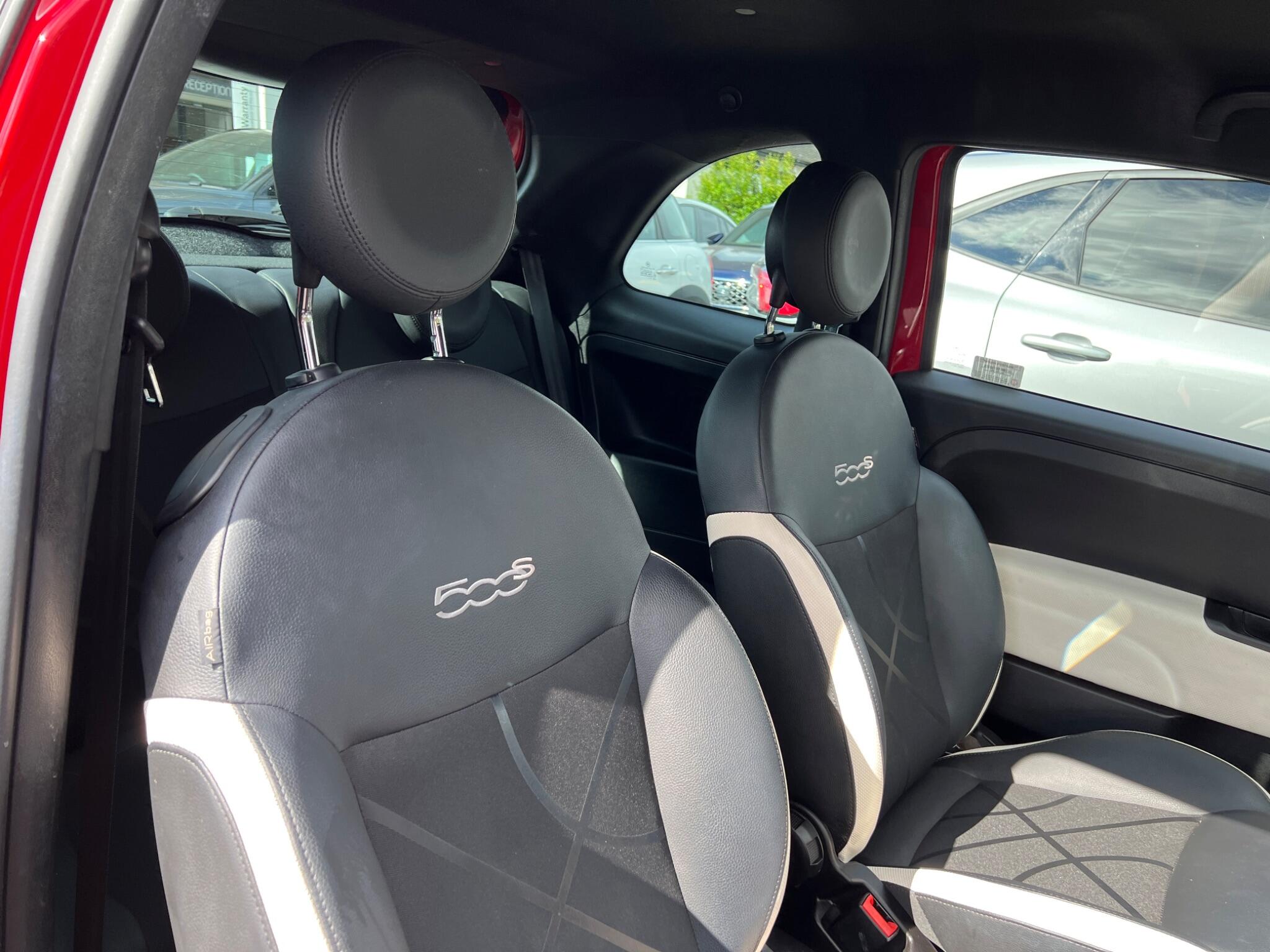 2016 Fiat 500 image 17