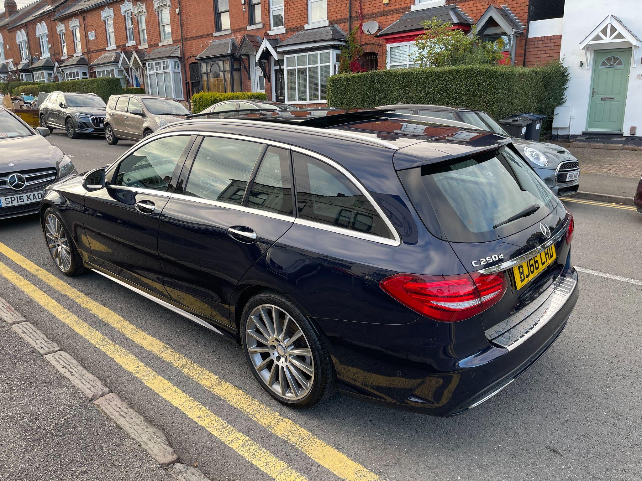Mercedes-Benz C-Class view 14