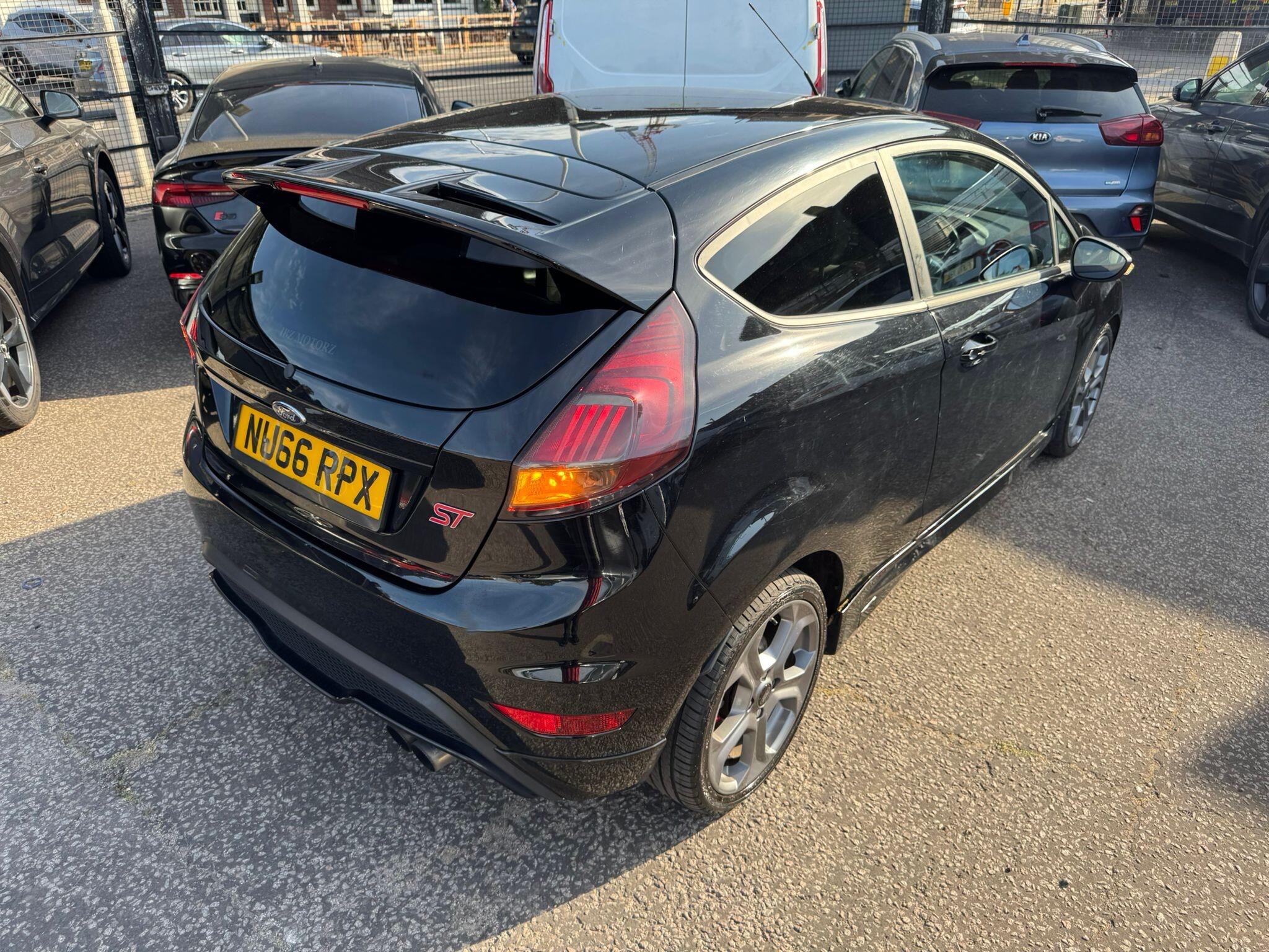Ford Fiesta view 32