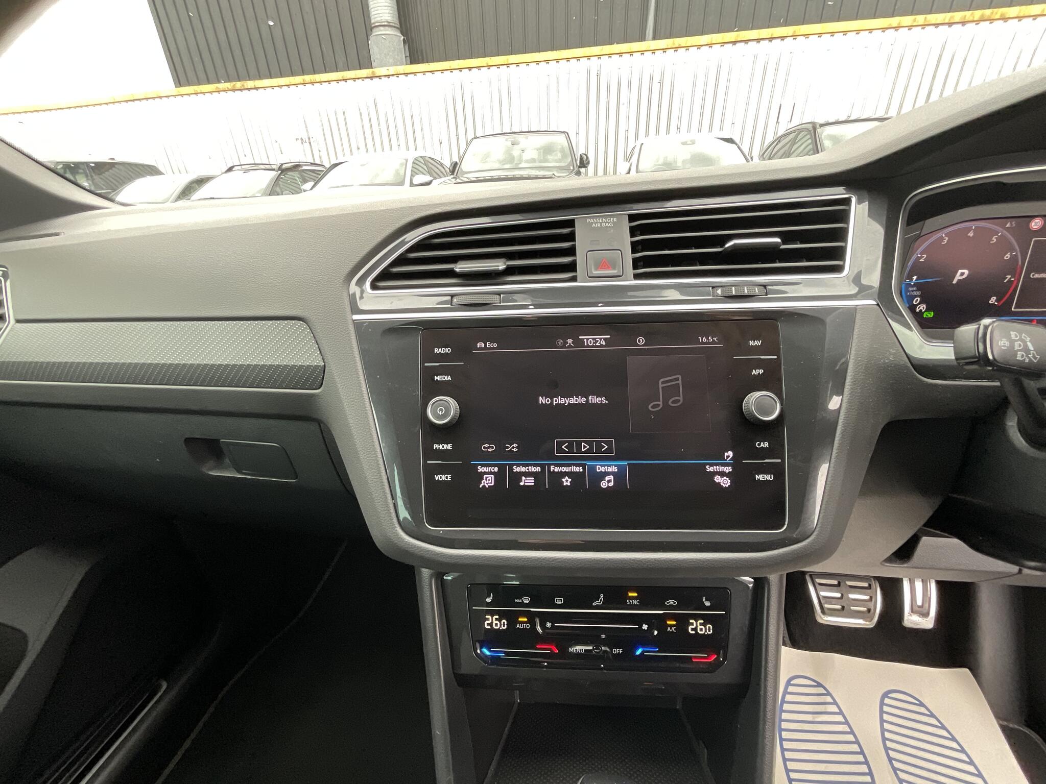 Volkswagen Tiguan view 25
