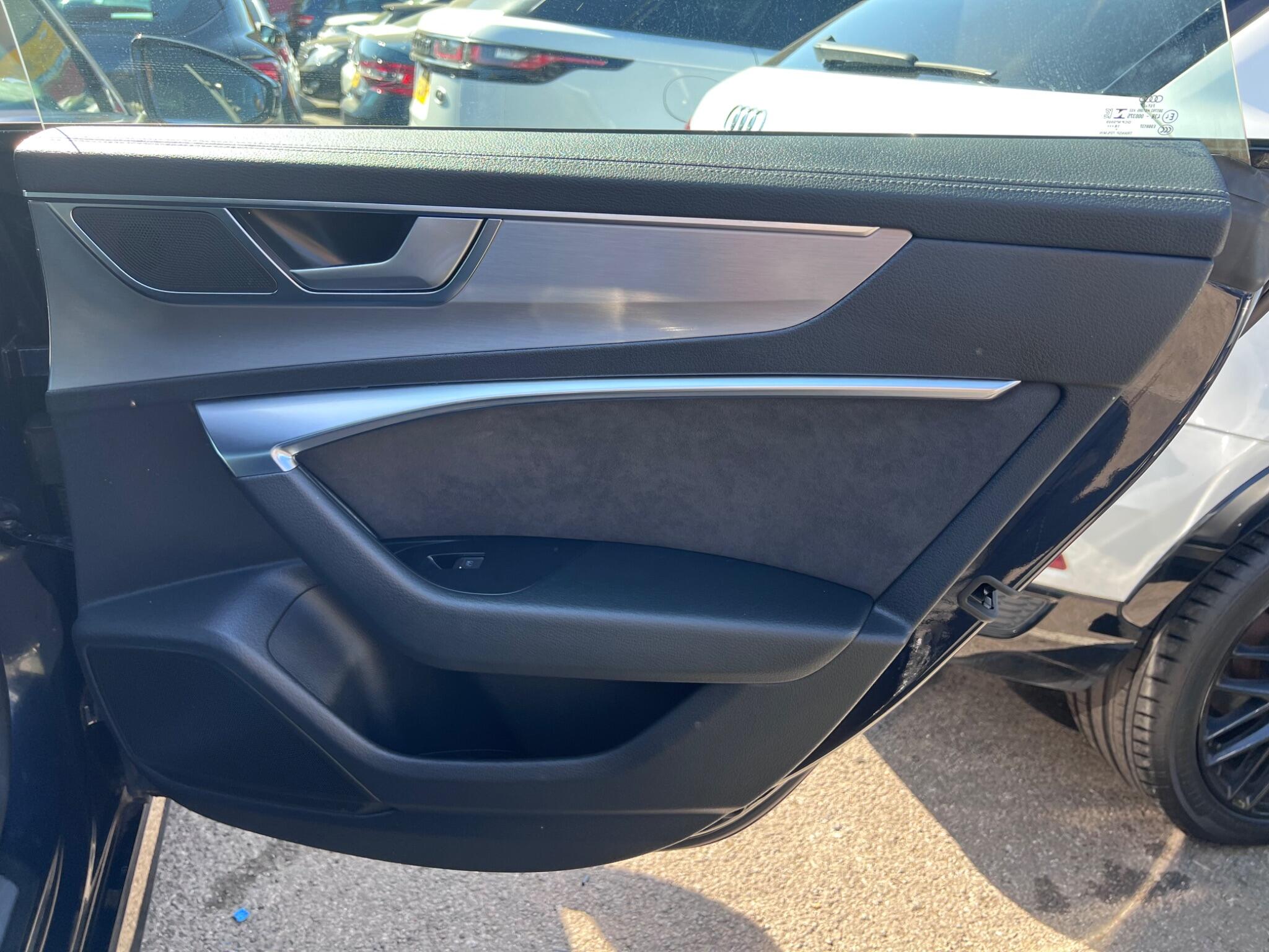 Audi A7 view 33