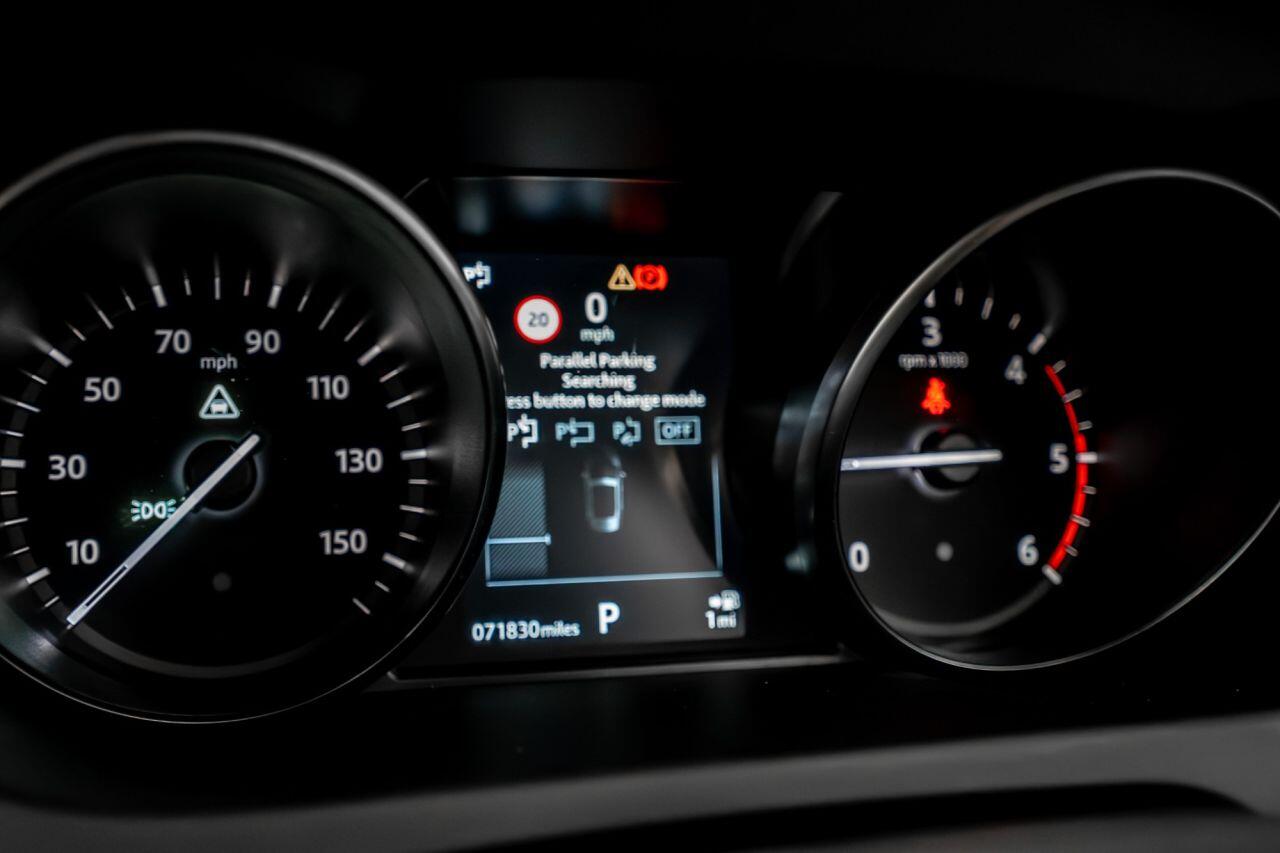Land Rover Discovery Sport view 36