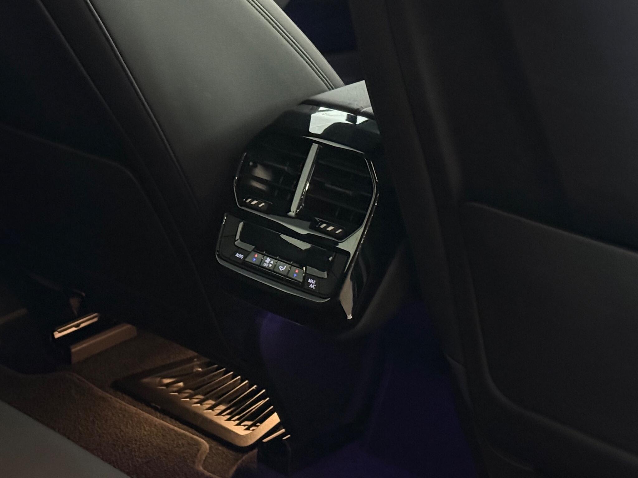 BMW Ix view 37