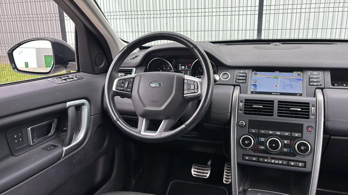 Land Rover Discovery Sport view 22