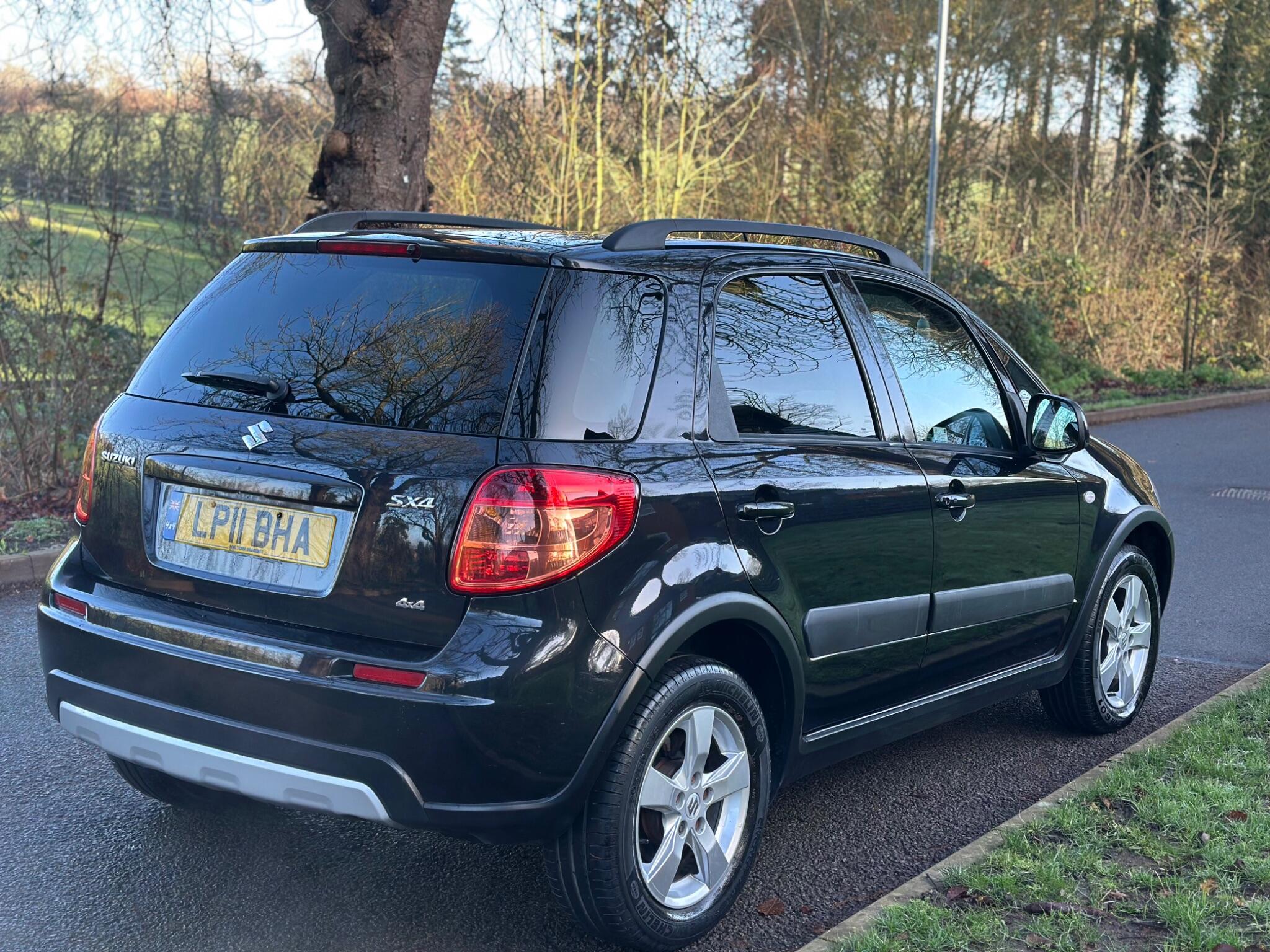 2011 Suzuki SX4 1.6 SZ5 4Grip Euro 5 5dr • 97,000 miles image 8