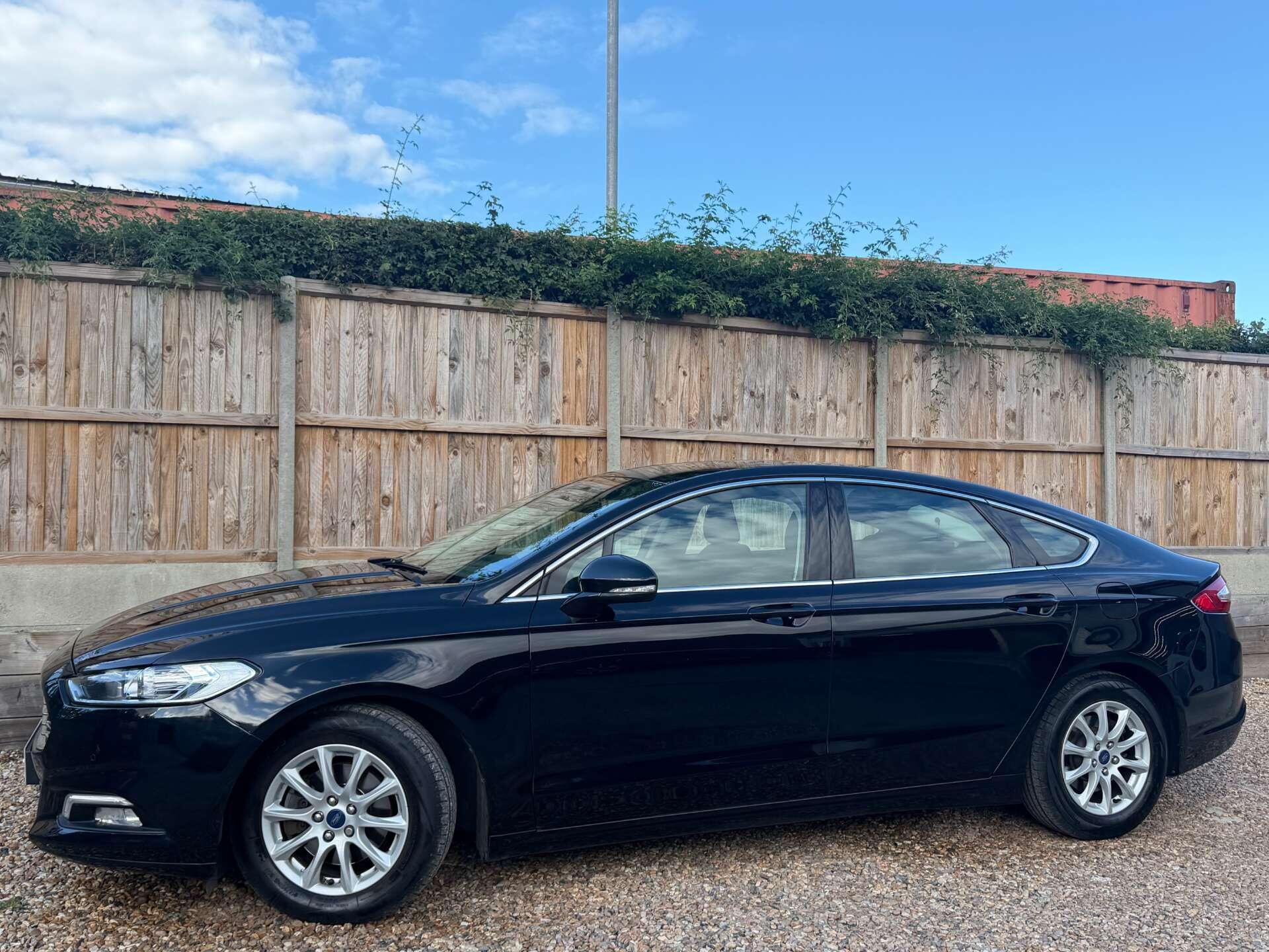 Ford Mondeo view 5