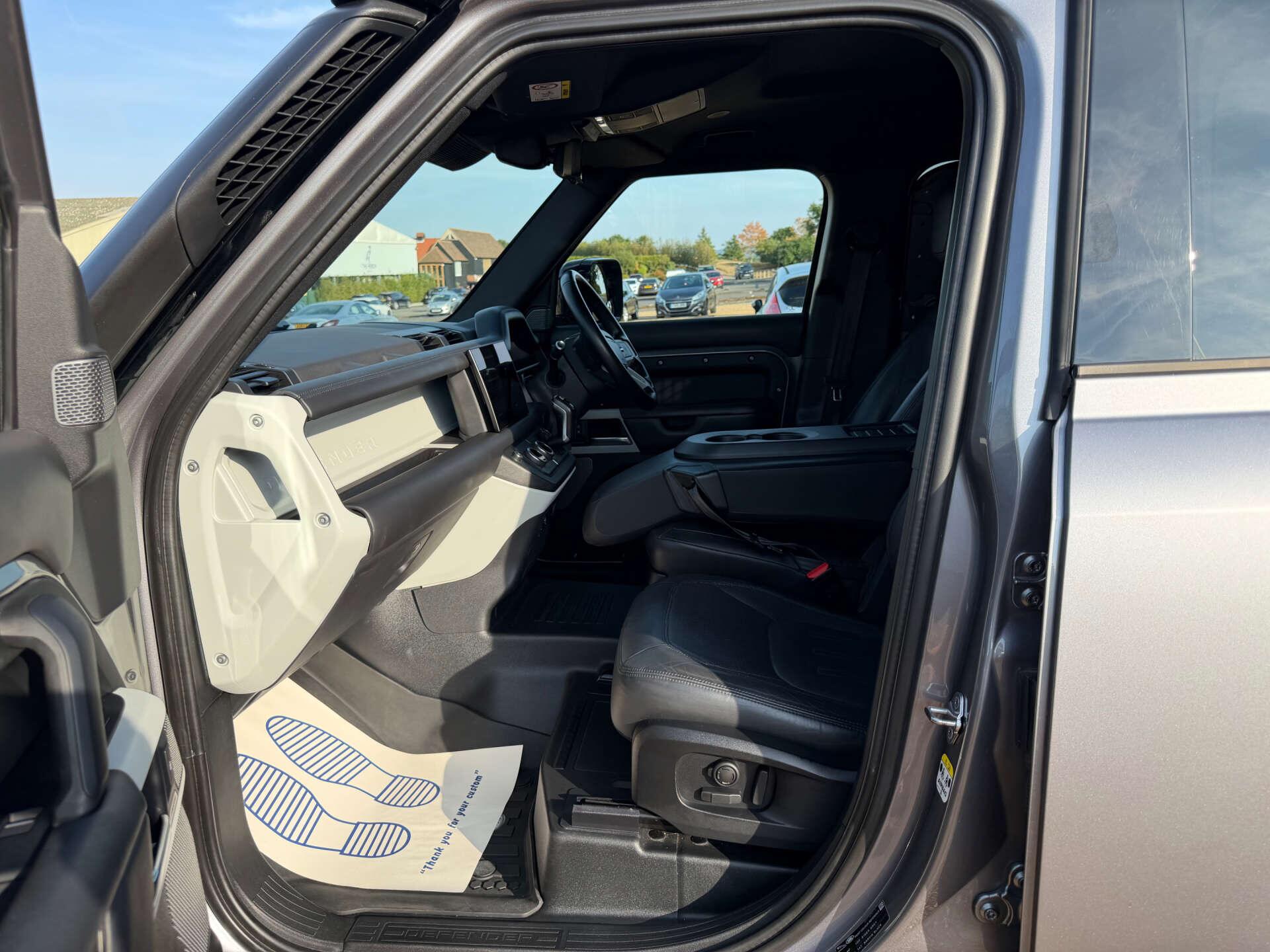 Land Rover Defender view 12