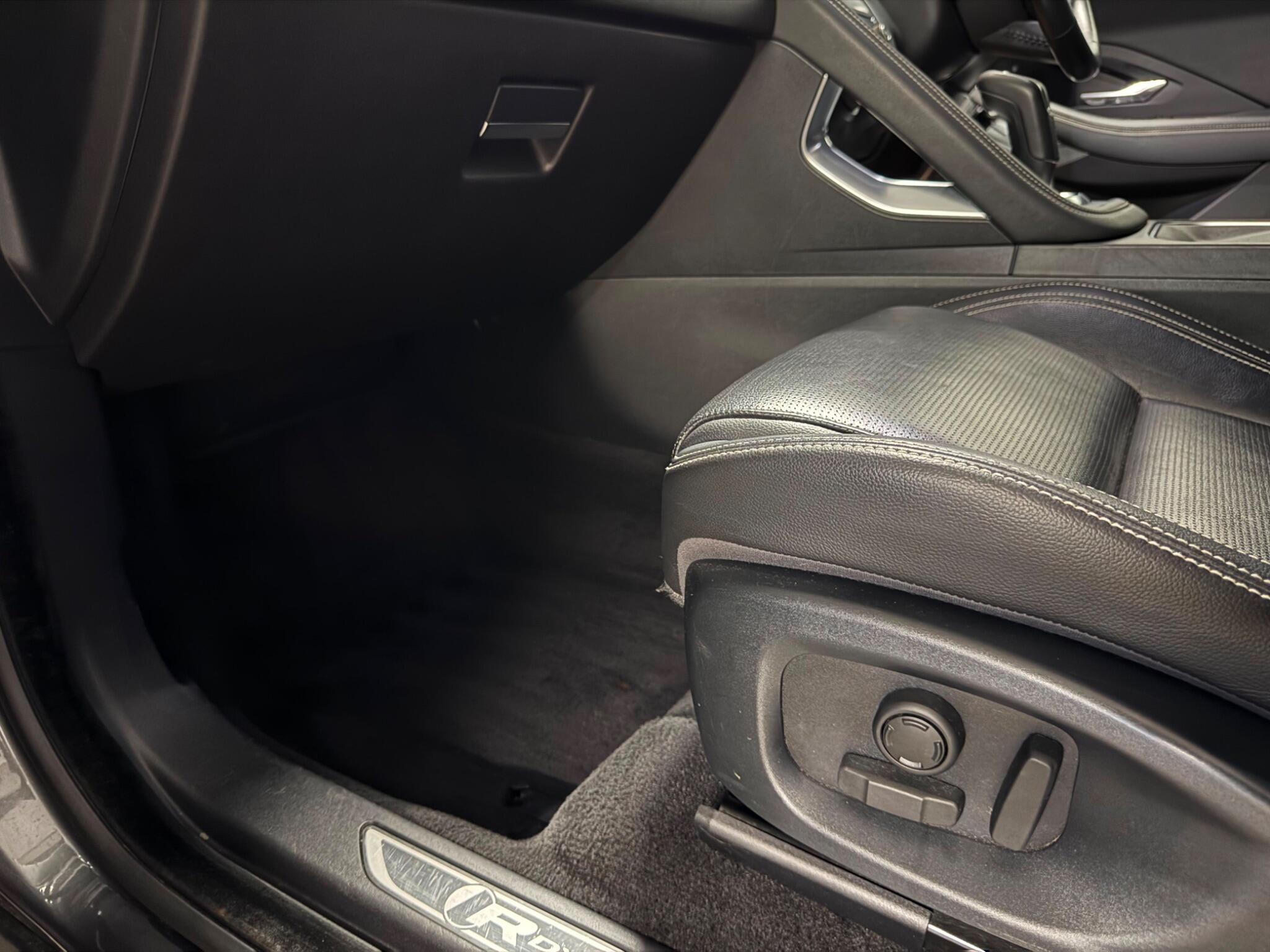 Jaguar E-Pace view 24