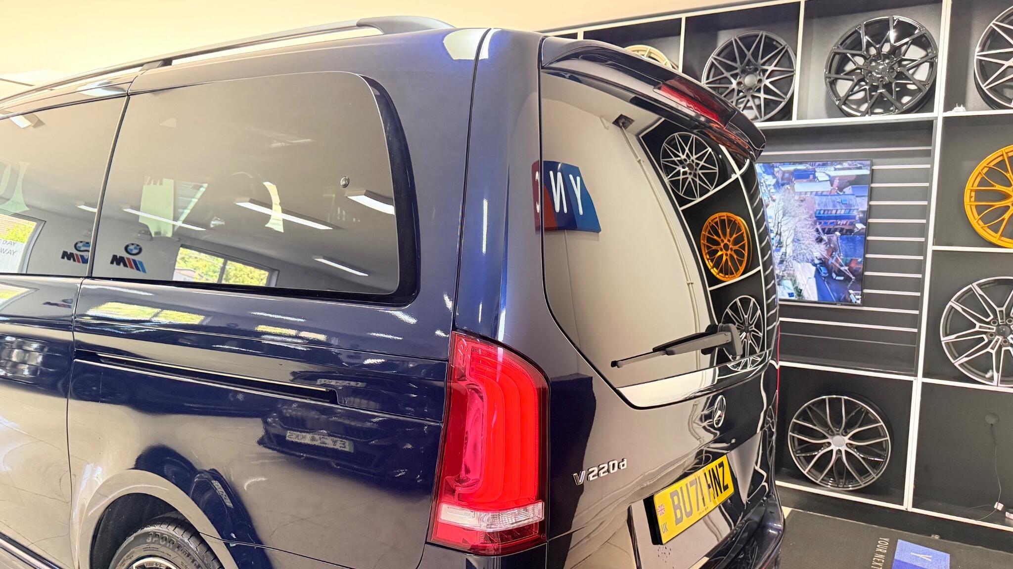 Mercedes-Benz V-Class view 16