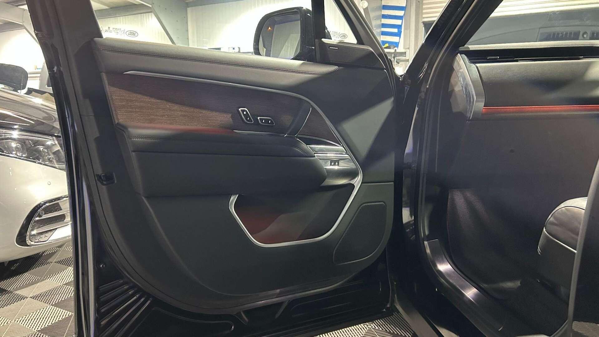 Land Rover Range Rover view 41