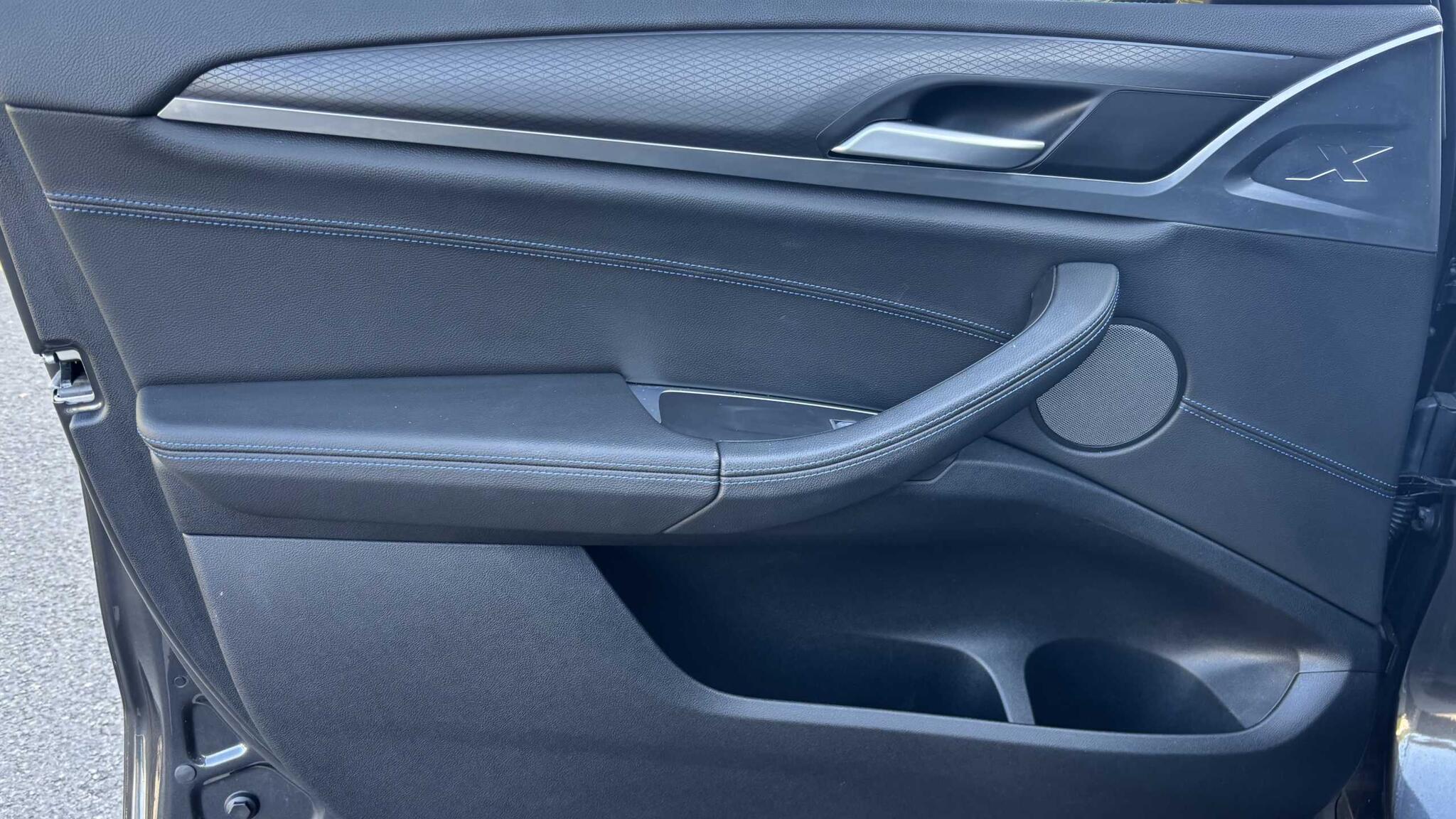 BMW iX3 view 27