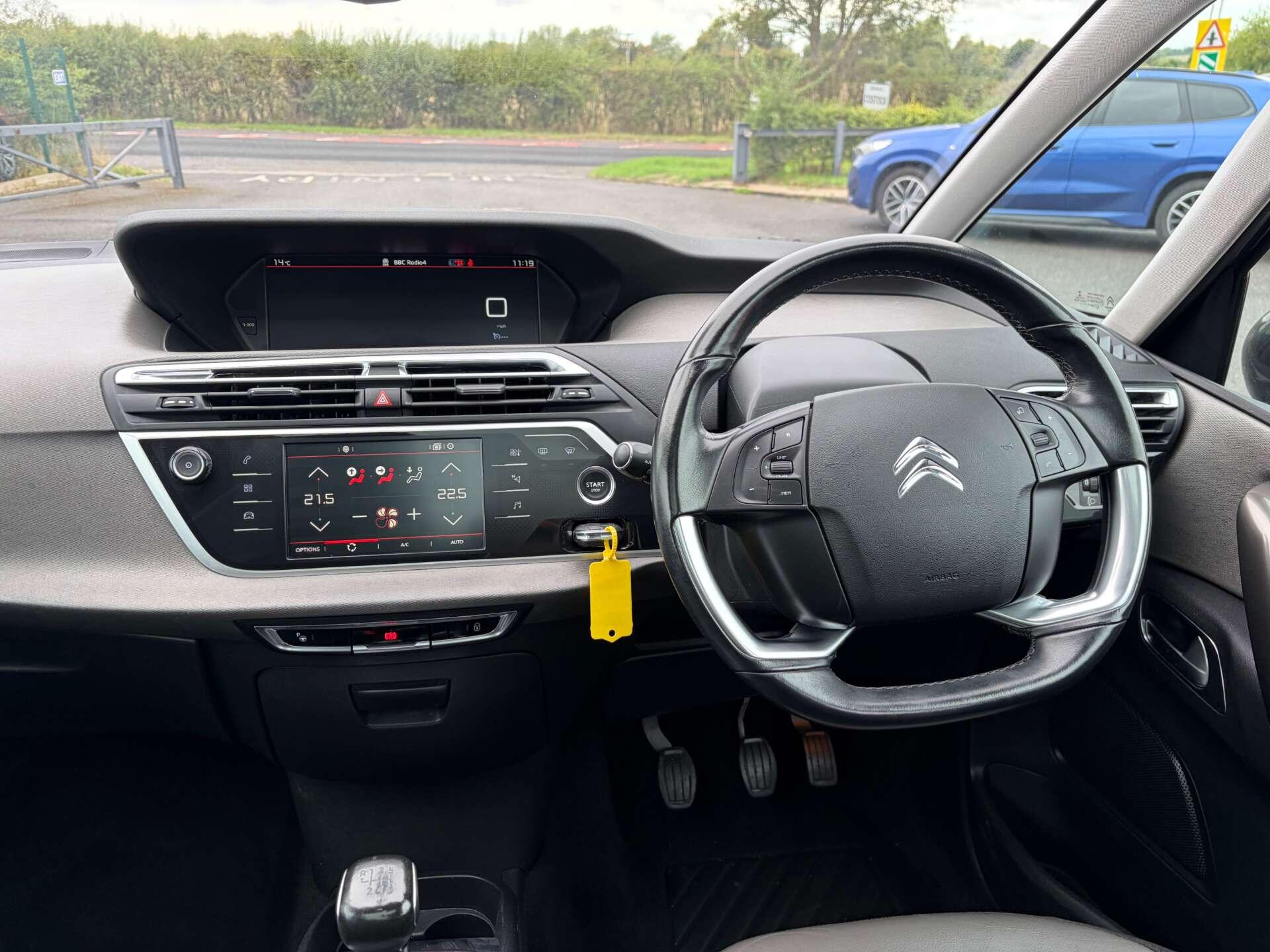 Citroen Grand C4 Picasso view 2