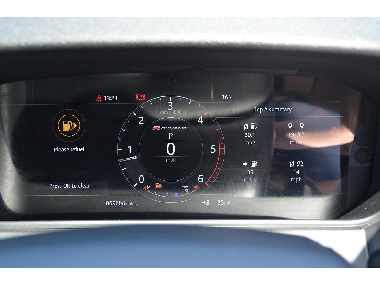 Land Rover Range Rover Velar view 25