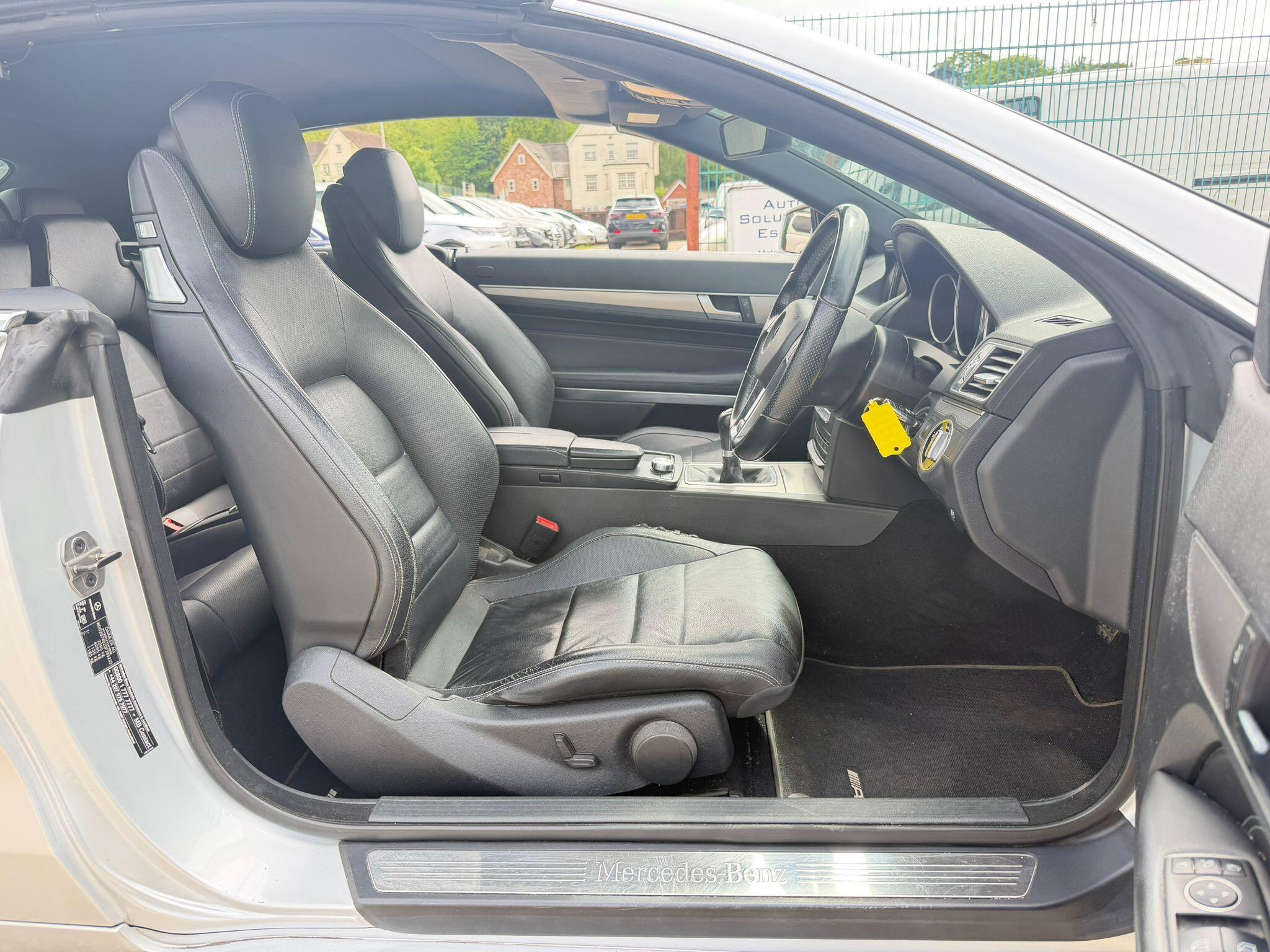 Mercedes-Benz E-Class view 8