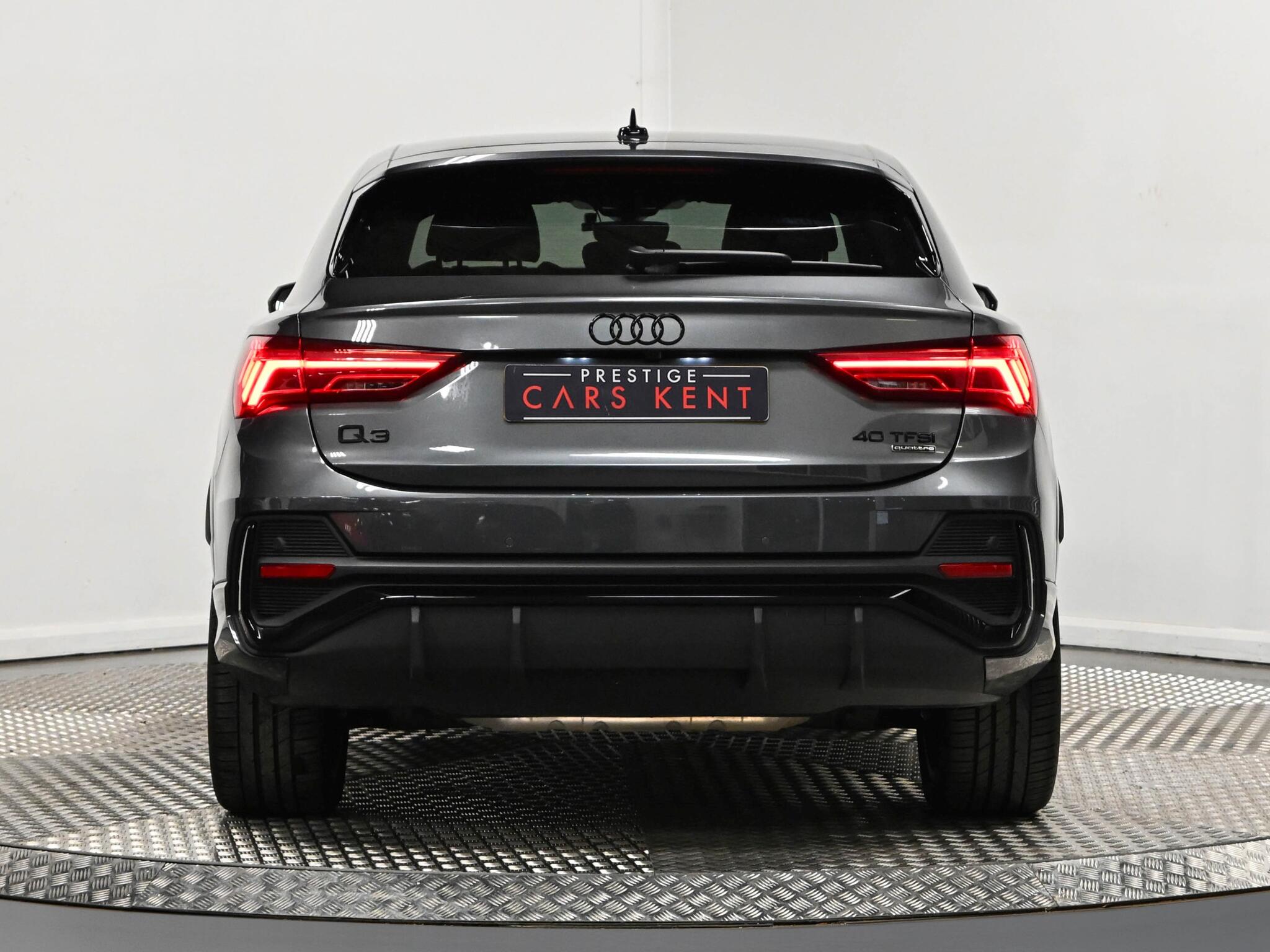 Audi Q3 view 6