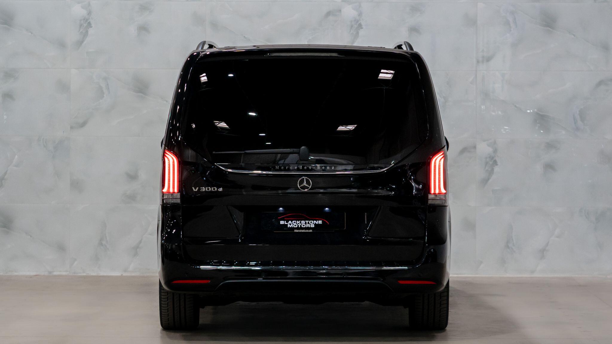 Mercedes-Benz V-Class view 8