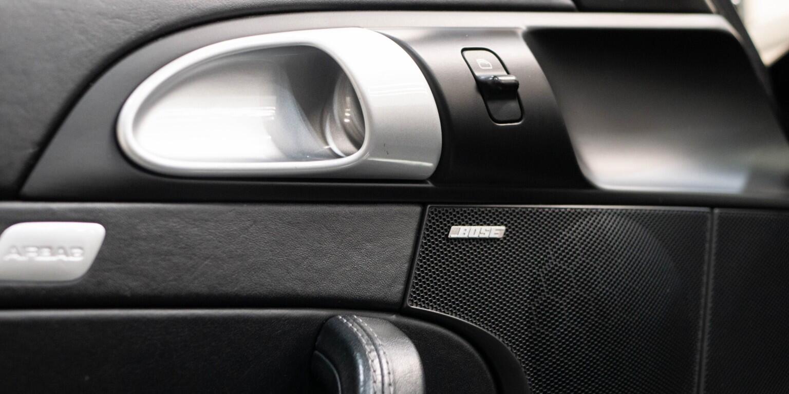 Porsche 911 view 30