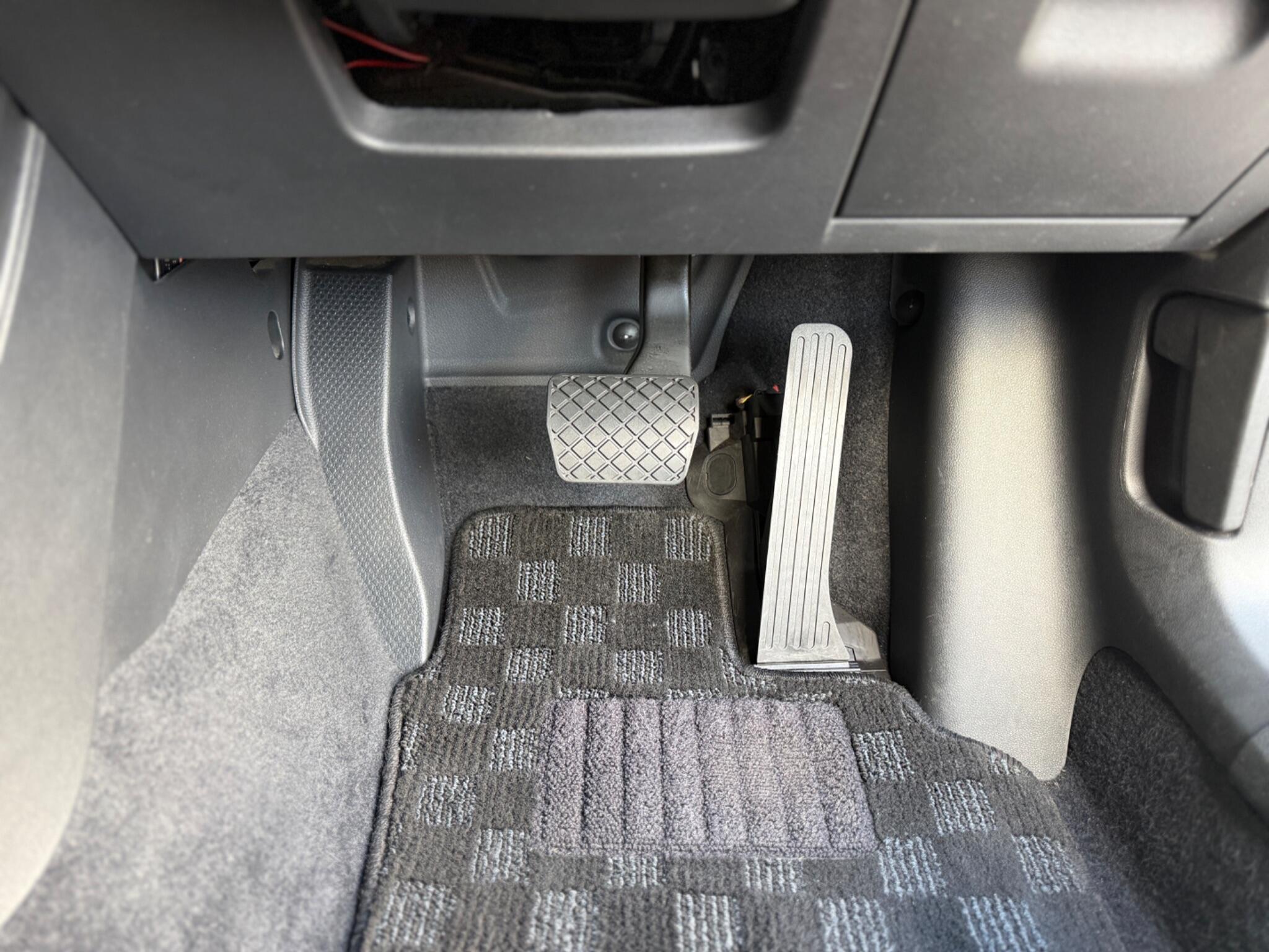 Volkswagen Beetle view 18