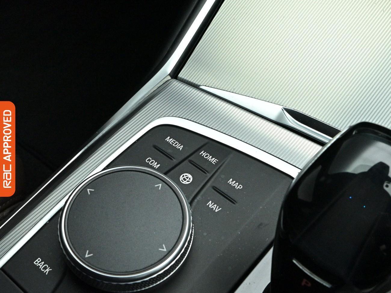 BMW 3 Series view 23