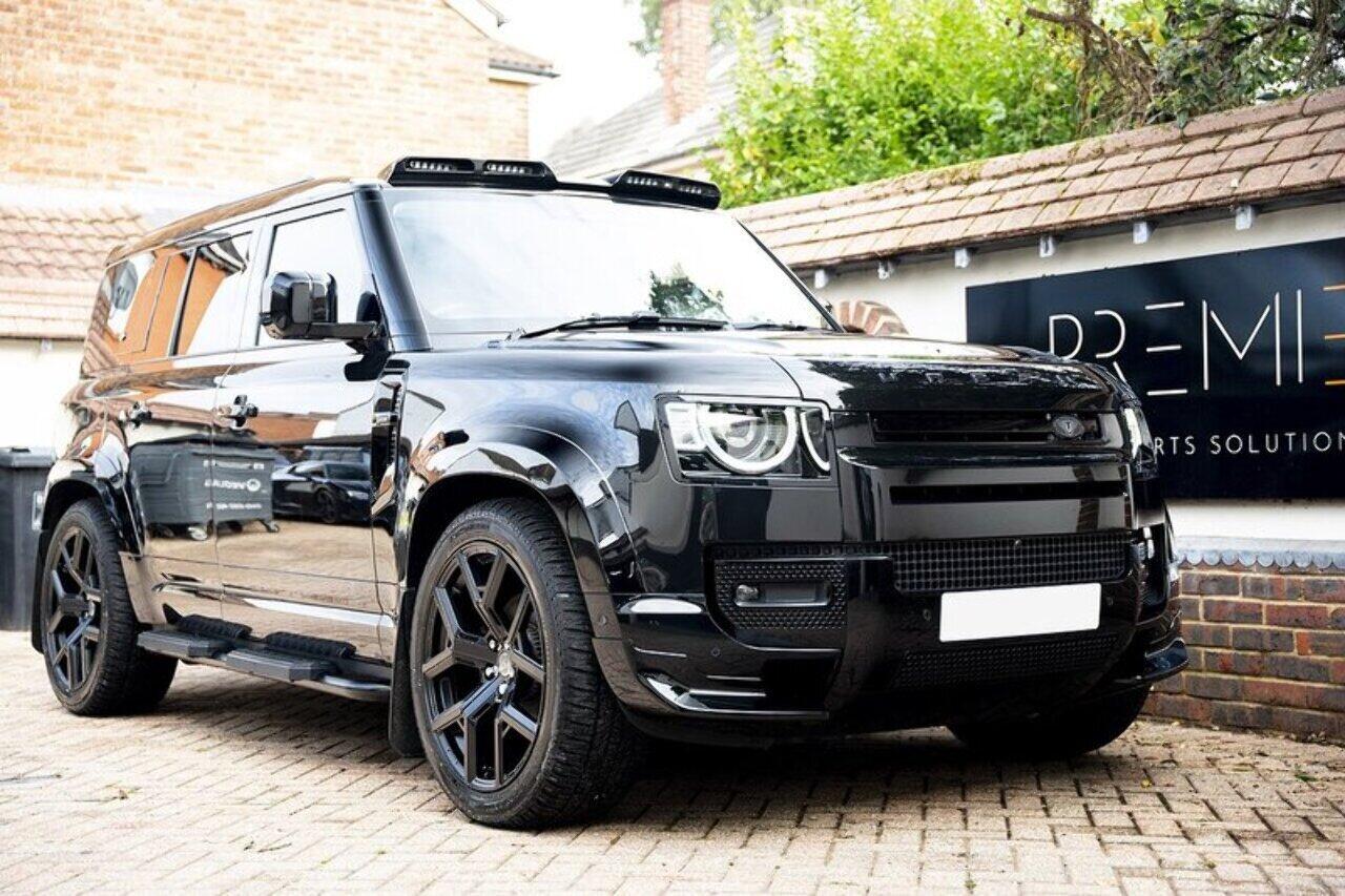 Land Rover Defender view 6