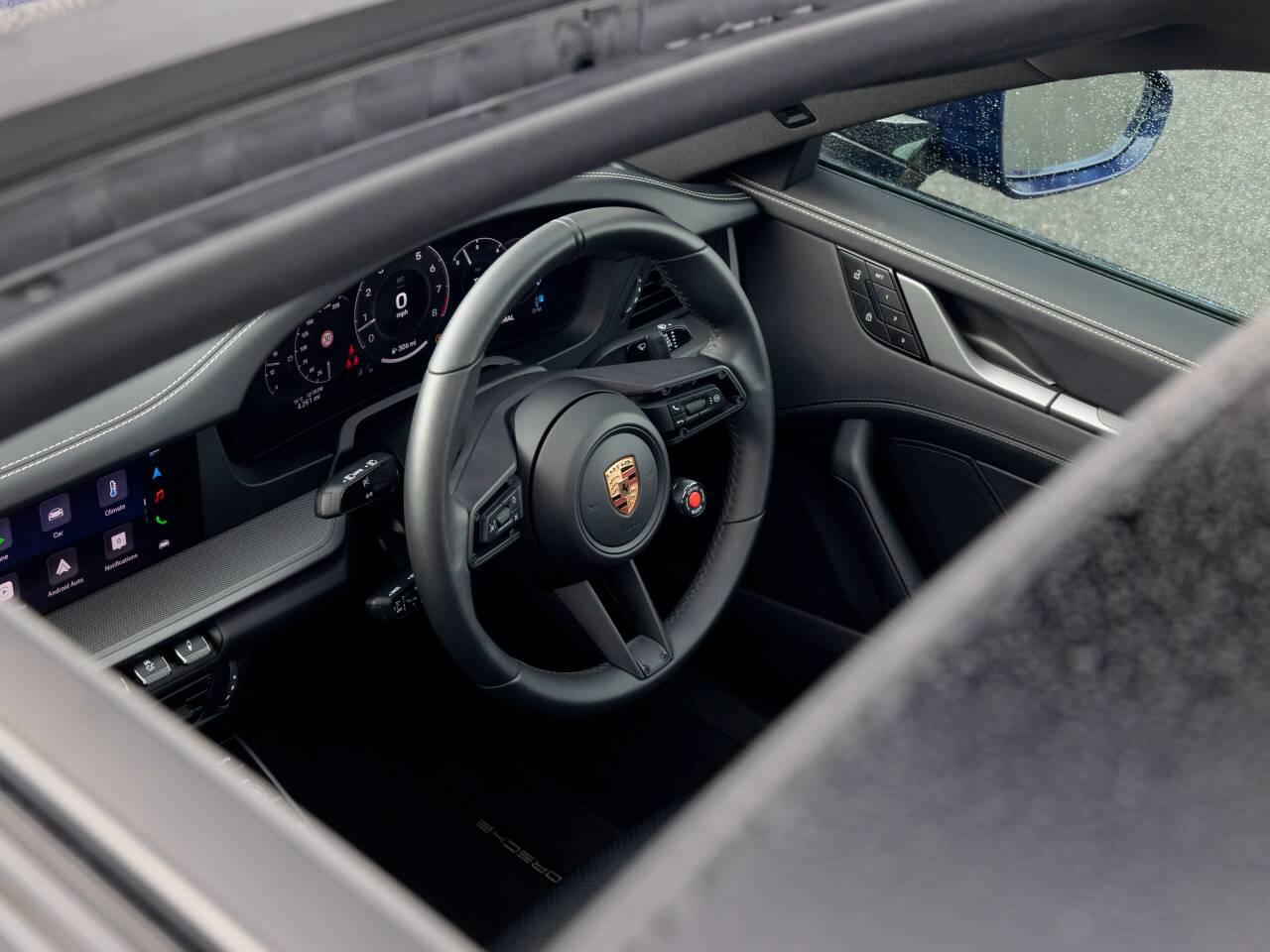 Porsche 911 view 81