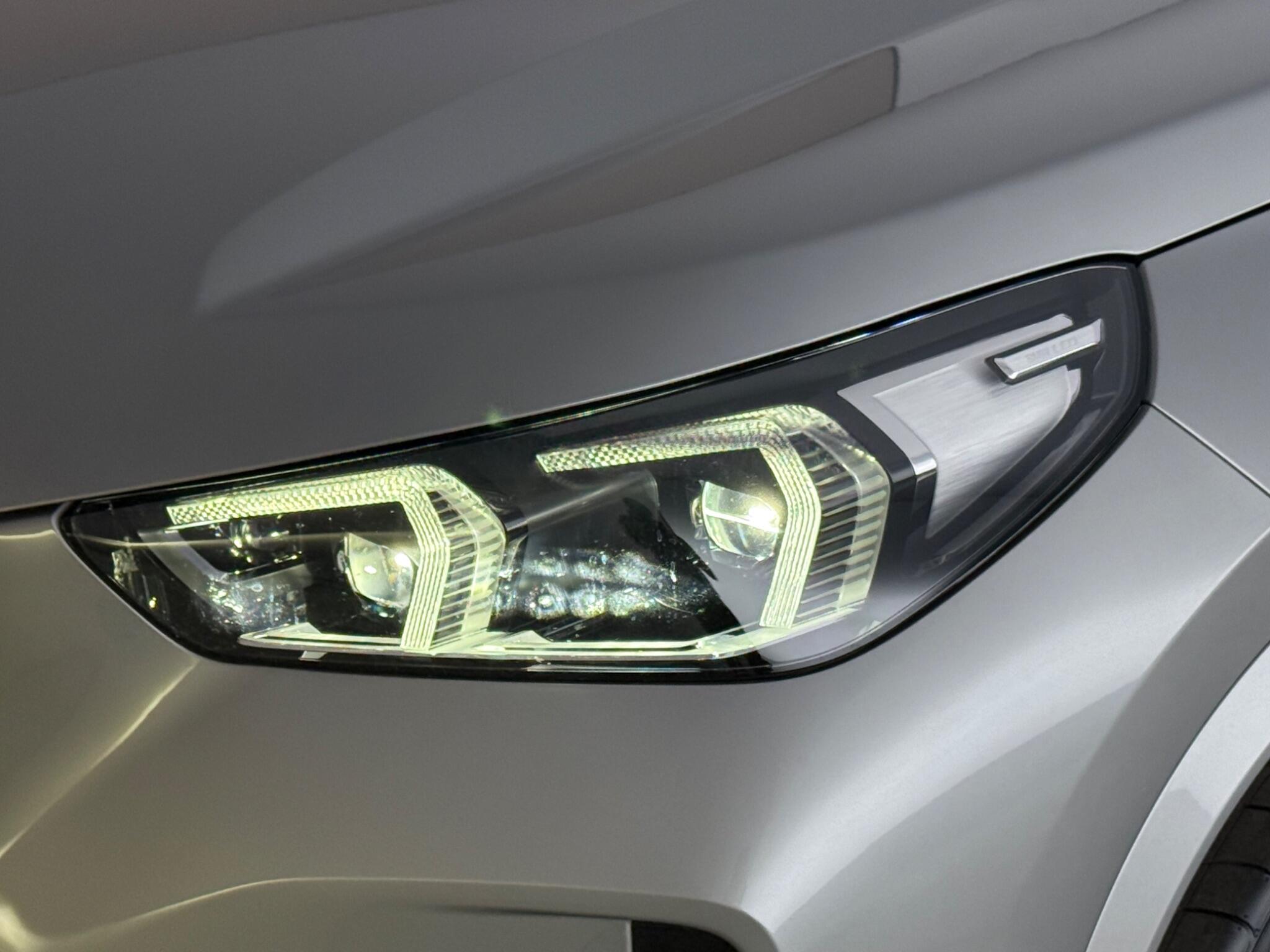 BMW Ix1 view 12