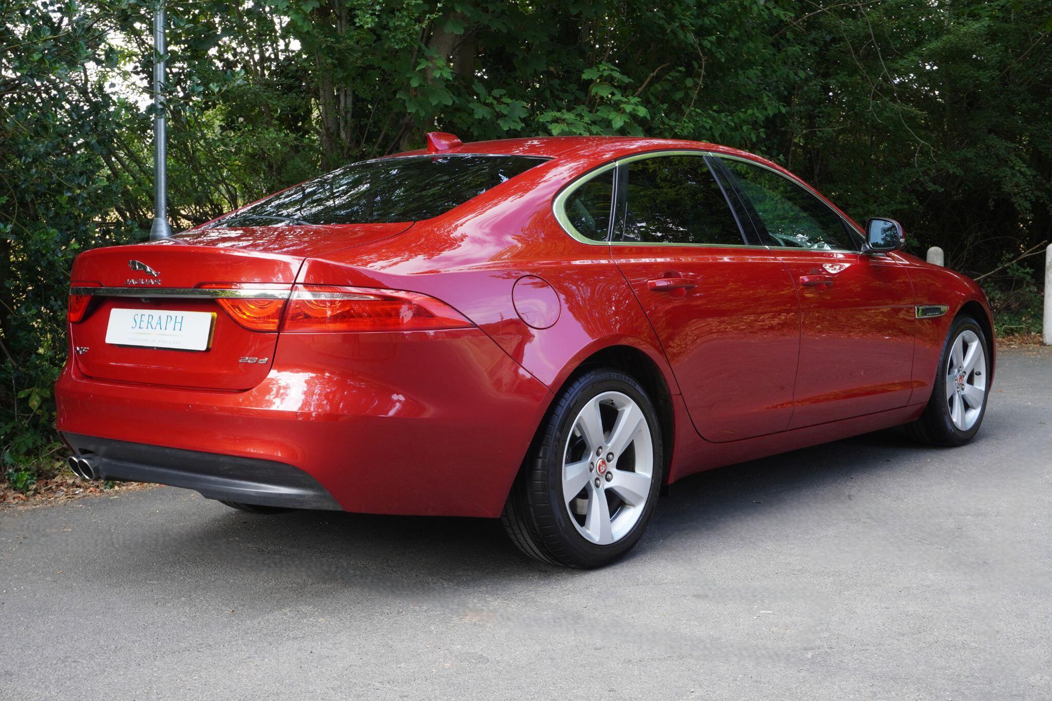 Jaguar XF view 8