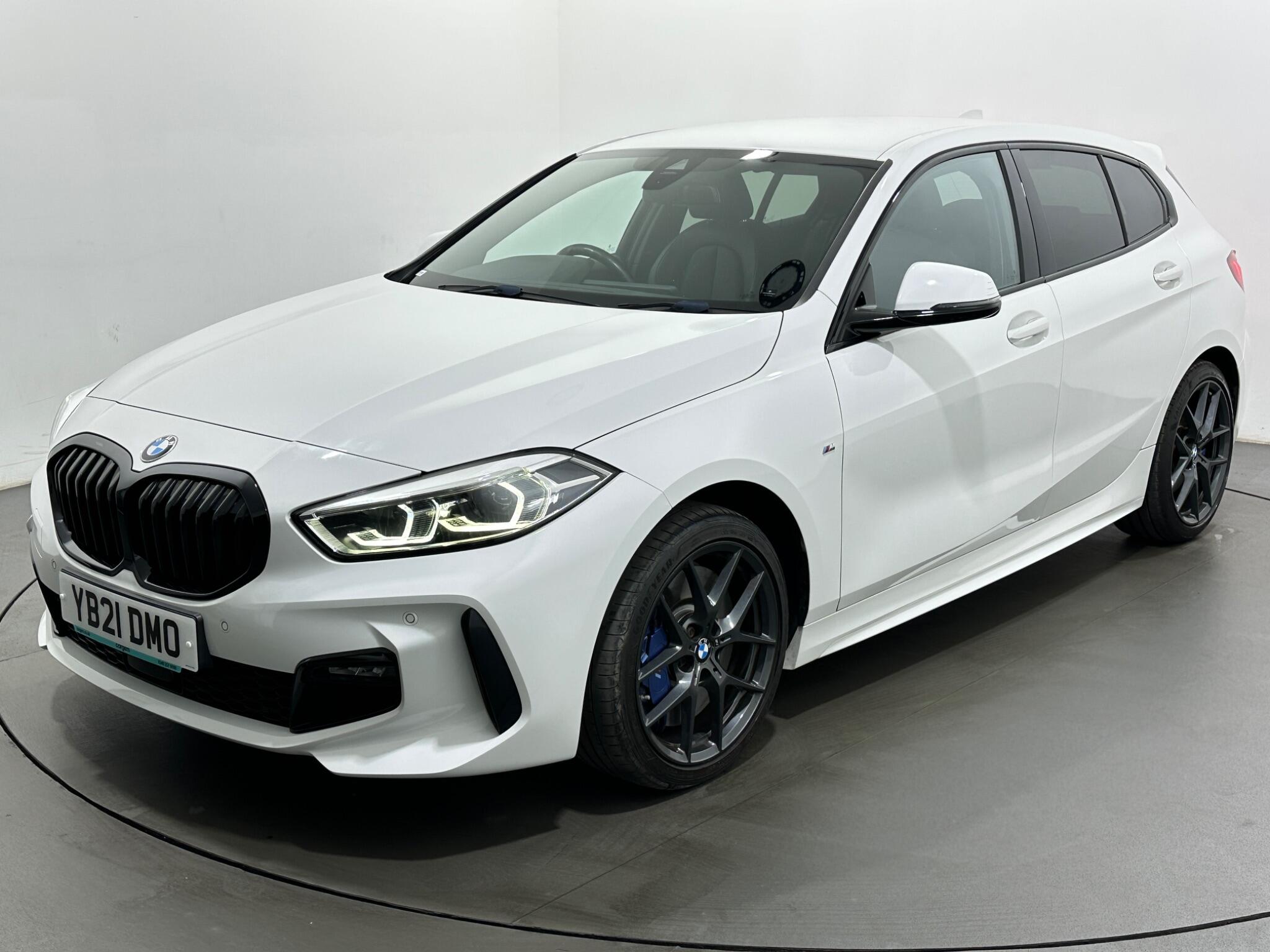 BMW 1 Series view 56