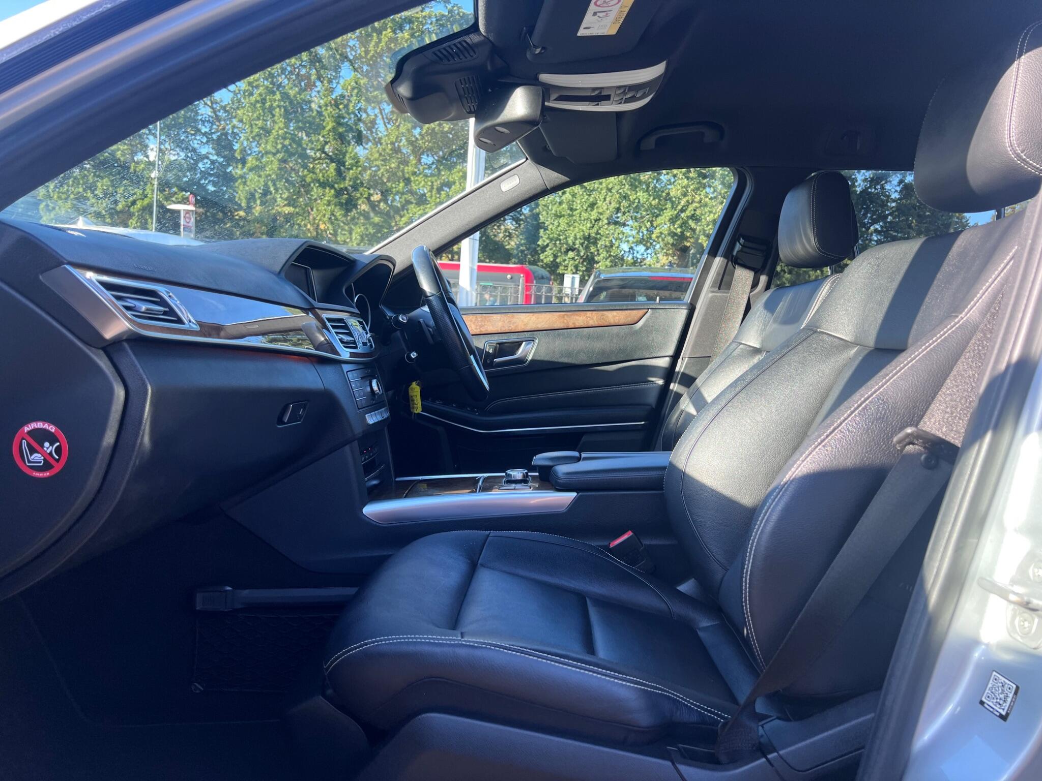 Mercedes-Benz E Class view 33