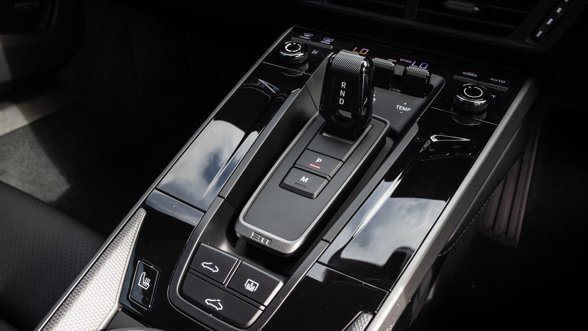 Porsche 911 view 11
