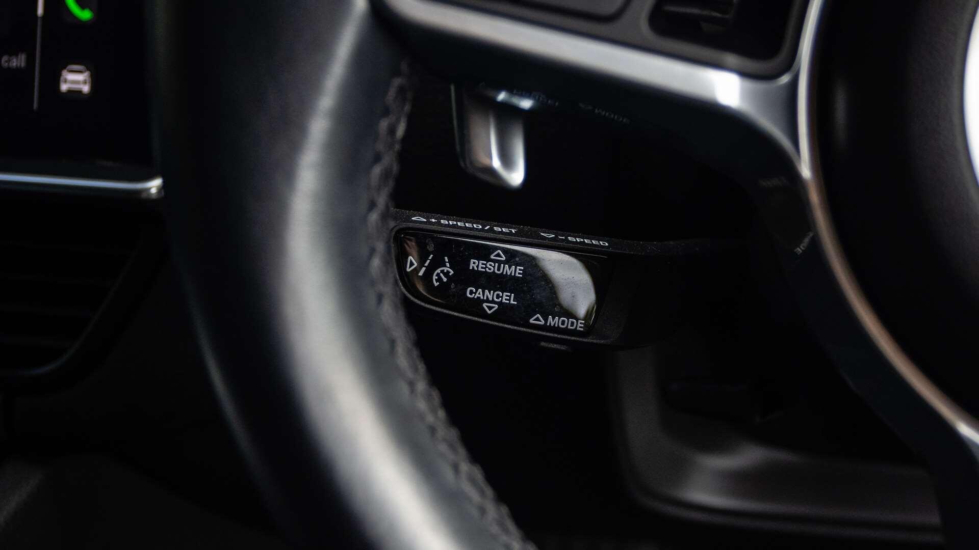 Porsche Cayenne view 29