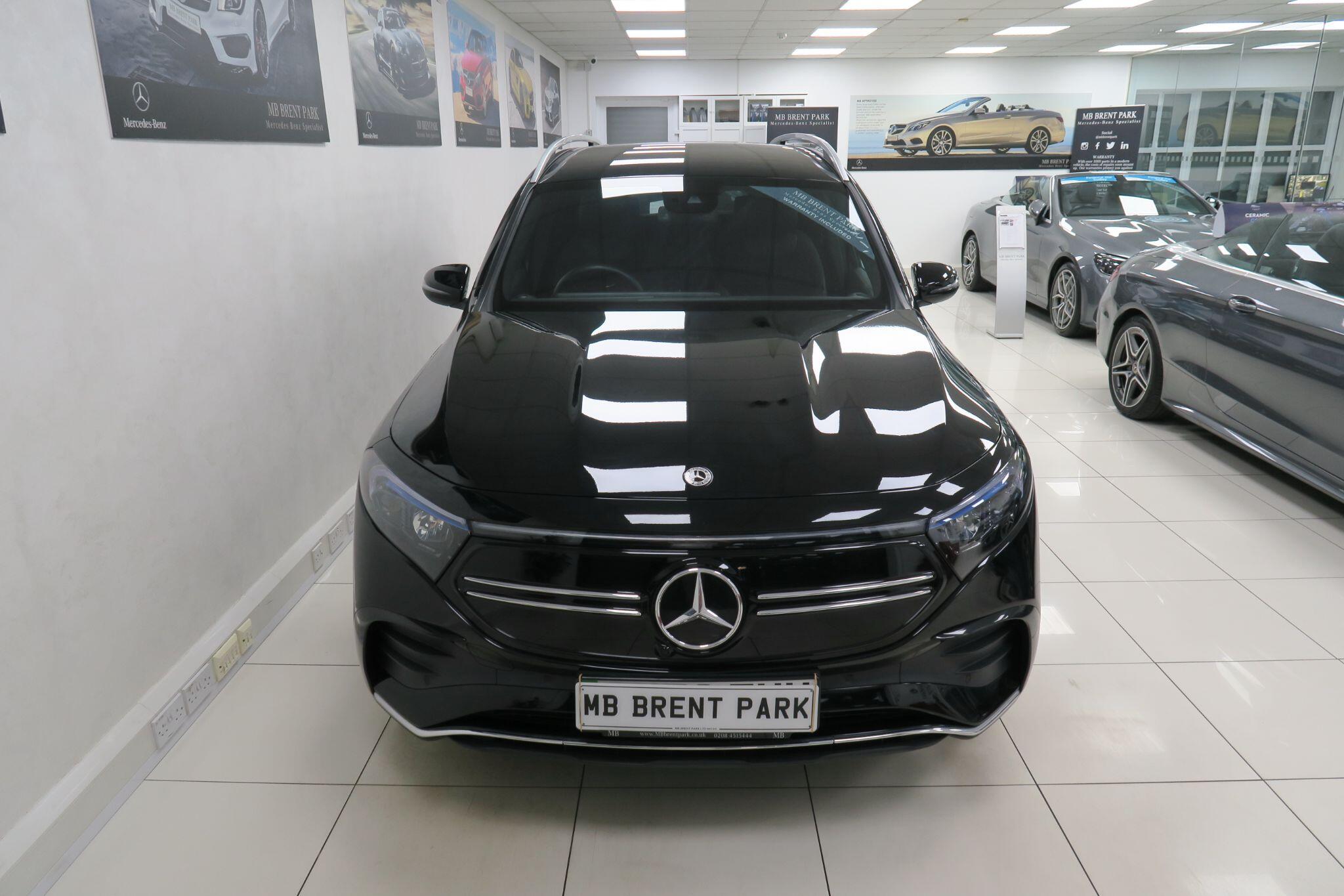 Mercedes-Benz 300 view 2